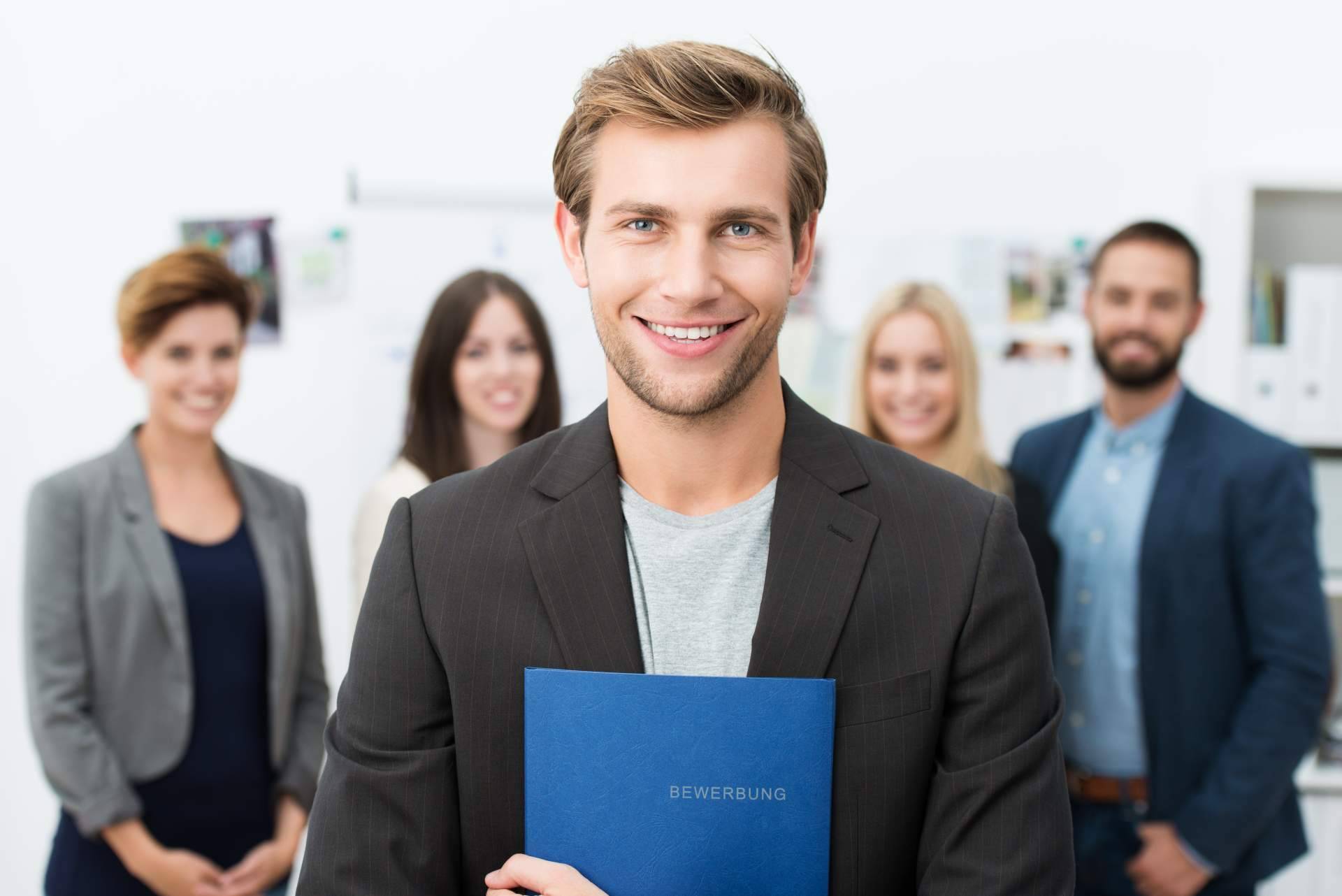 ¿Cuáles son los beneficios de externalizar las funciones de recursos humanos?
