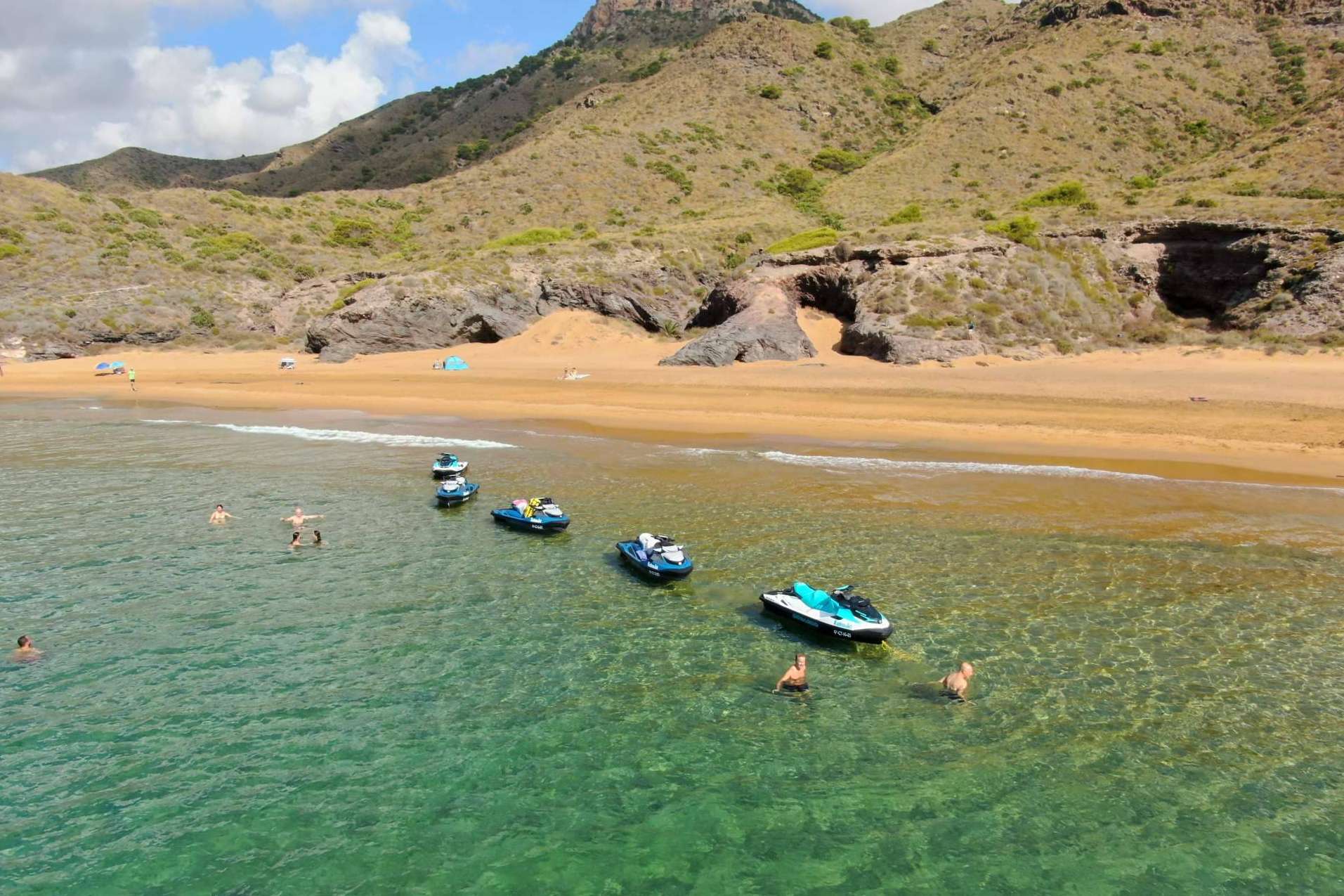 Los tours y experiencias con el alquiler de motos de agua en Murcia que ofrece Kalima Charter