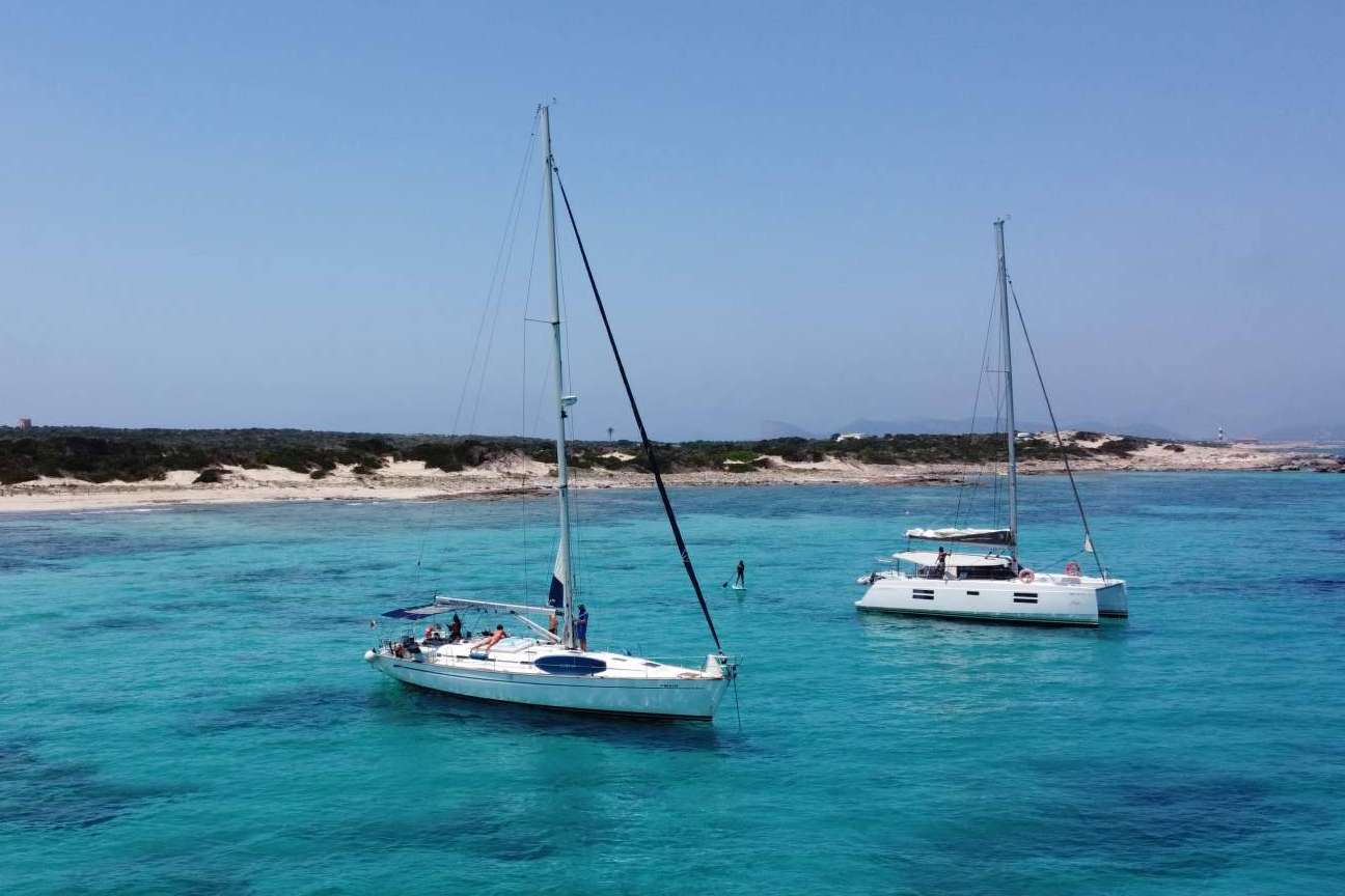 Alquiler de barcos en Ibiza y Formentera, veleros, catamaranes y yates