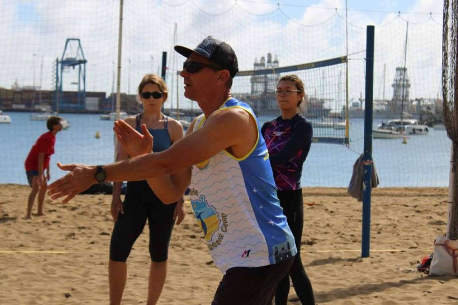 Club Voley Playa Net7 ofrece una amplia variedad de actividades y servicios para fomentar la práctica del vóley