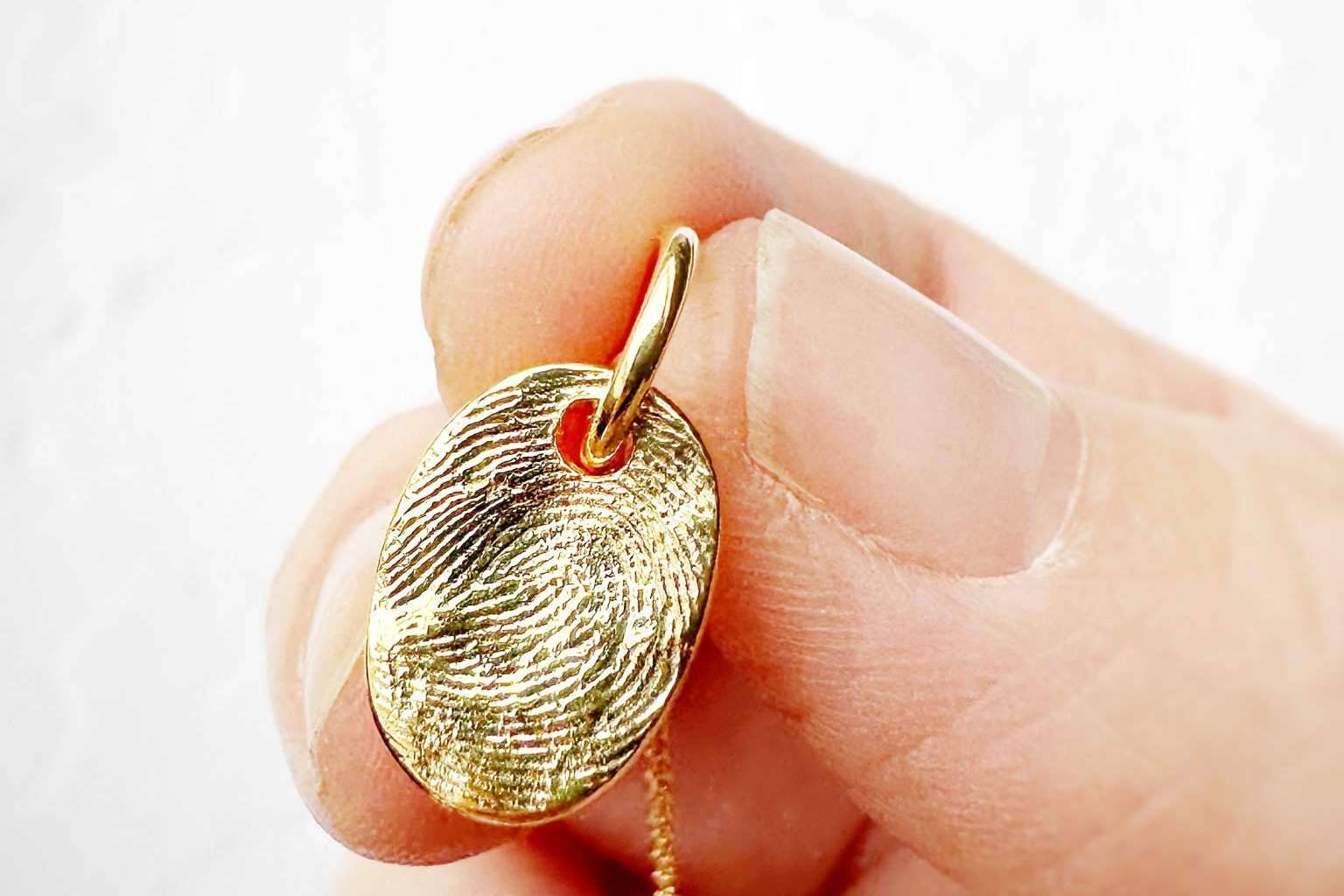 Las joyas personalizadas que revolucionan las emociones, con Dejando Huella