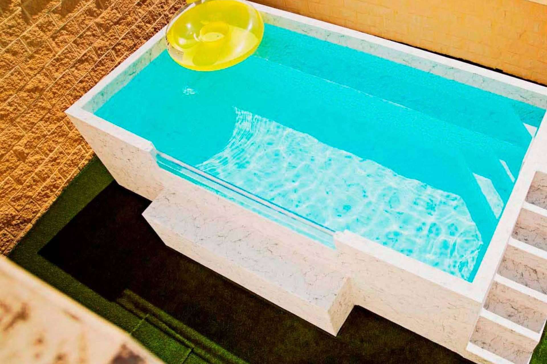 El modelo de piscina Fast Pool de Esencial Pool se instala de forma rápida y tiene un coste accesible