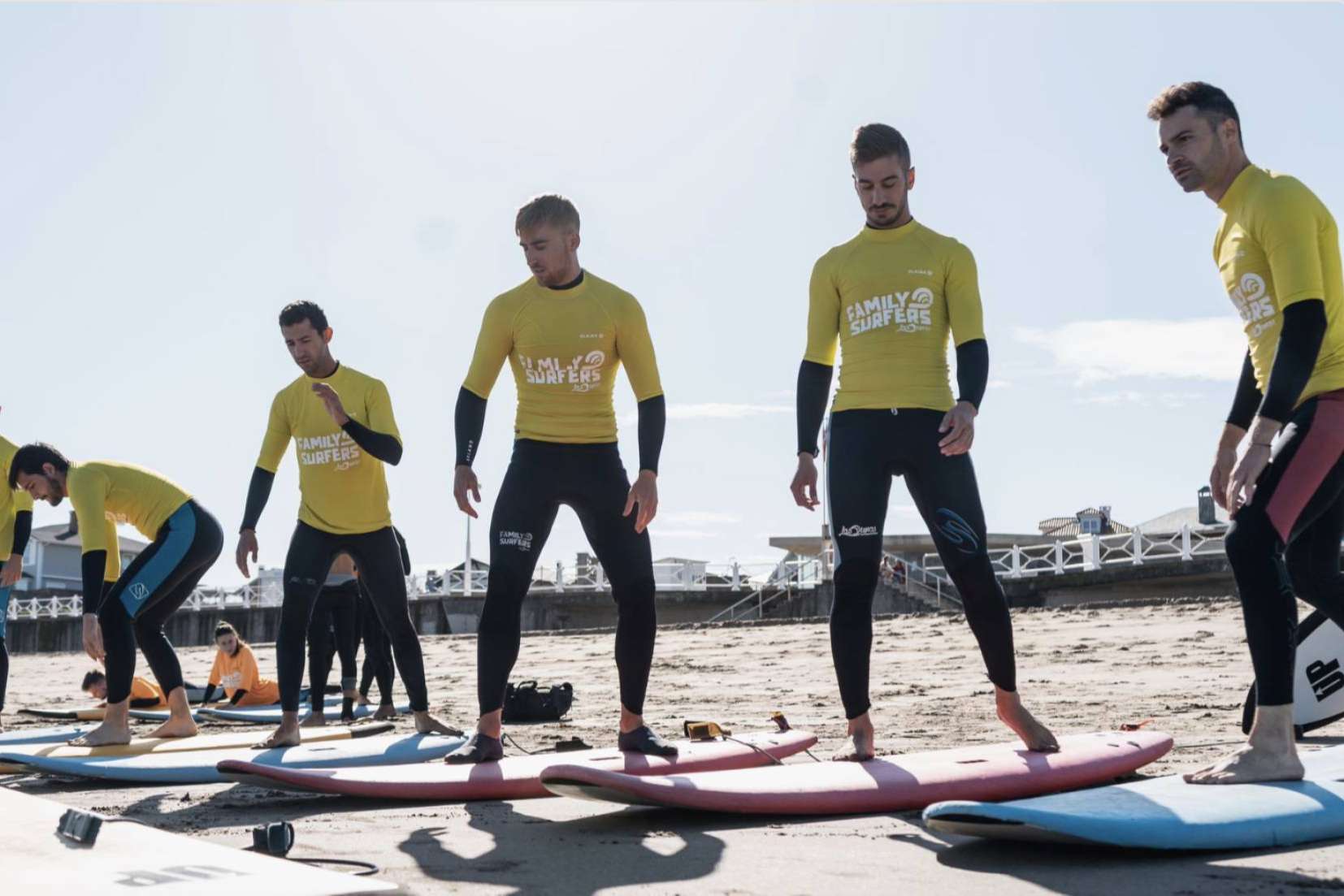 Family Surfers - Surfcamp Las Dunas dispone de surfcamps en Asturias para todos los niveles