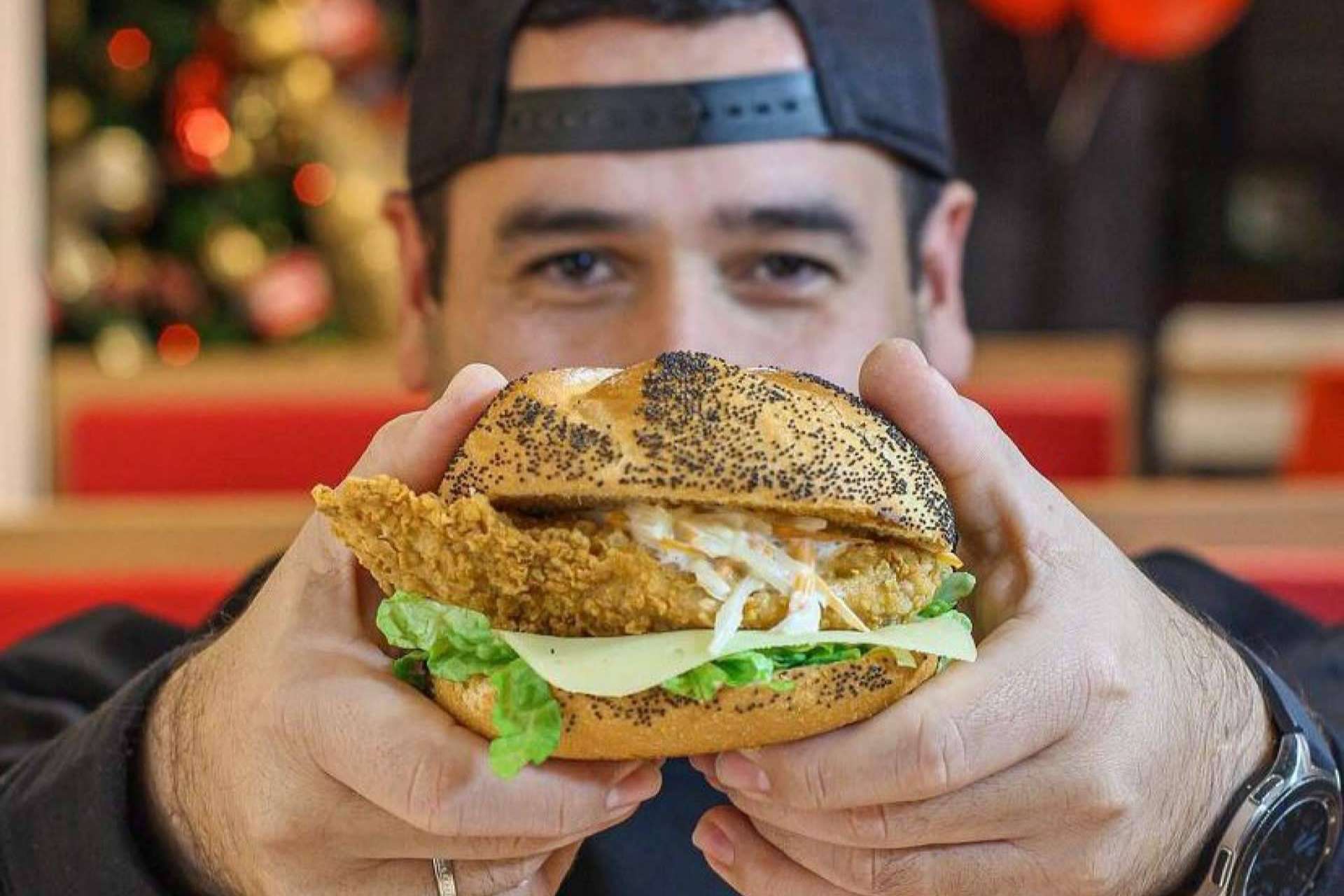 CBK, el restaurante especializado en pollo crujiente, celebra la nueva apertura en Bilbao