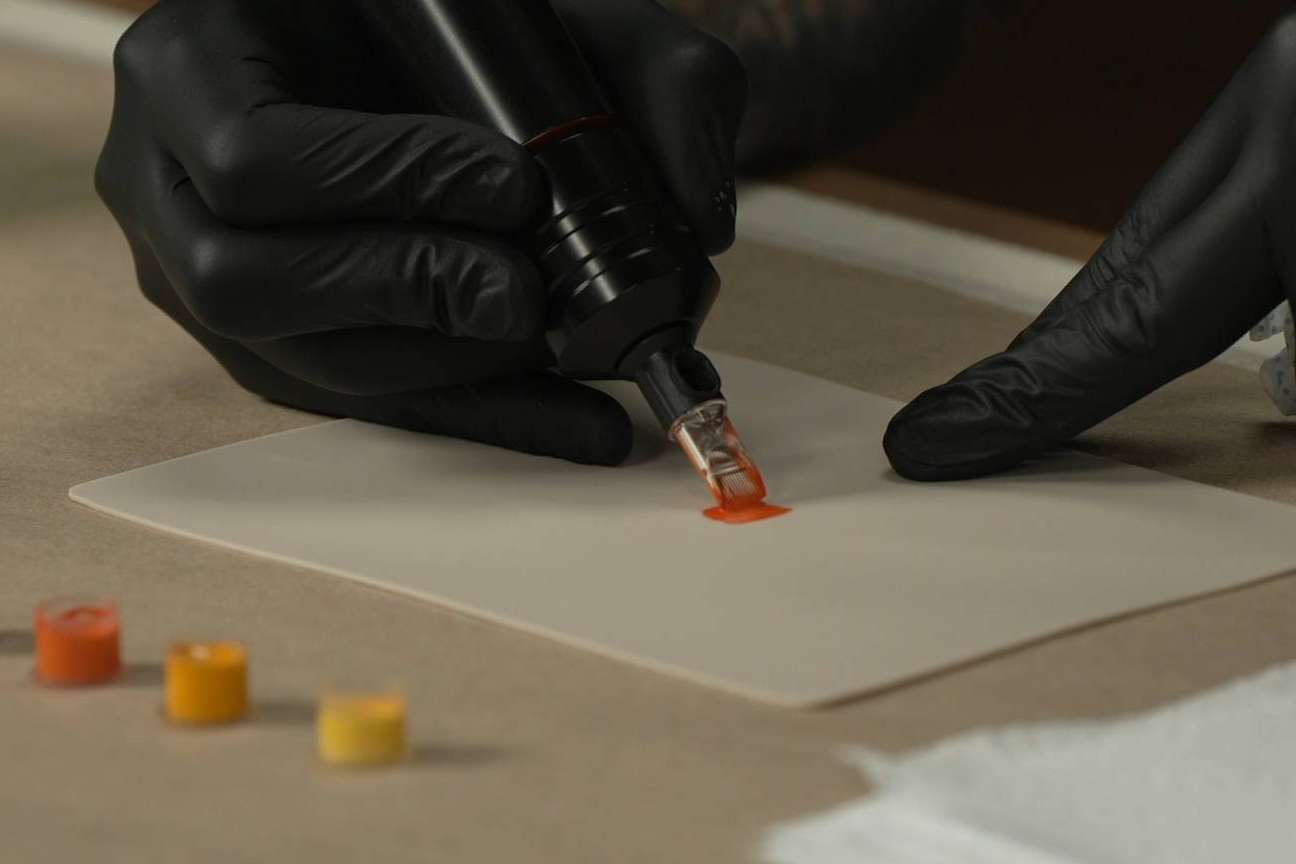 Iniciarse en el arte de tatuar con el curso de tatuaje que ofrece Habbility