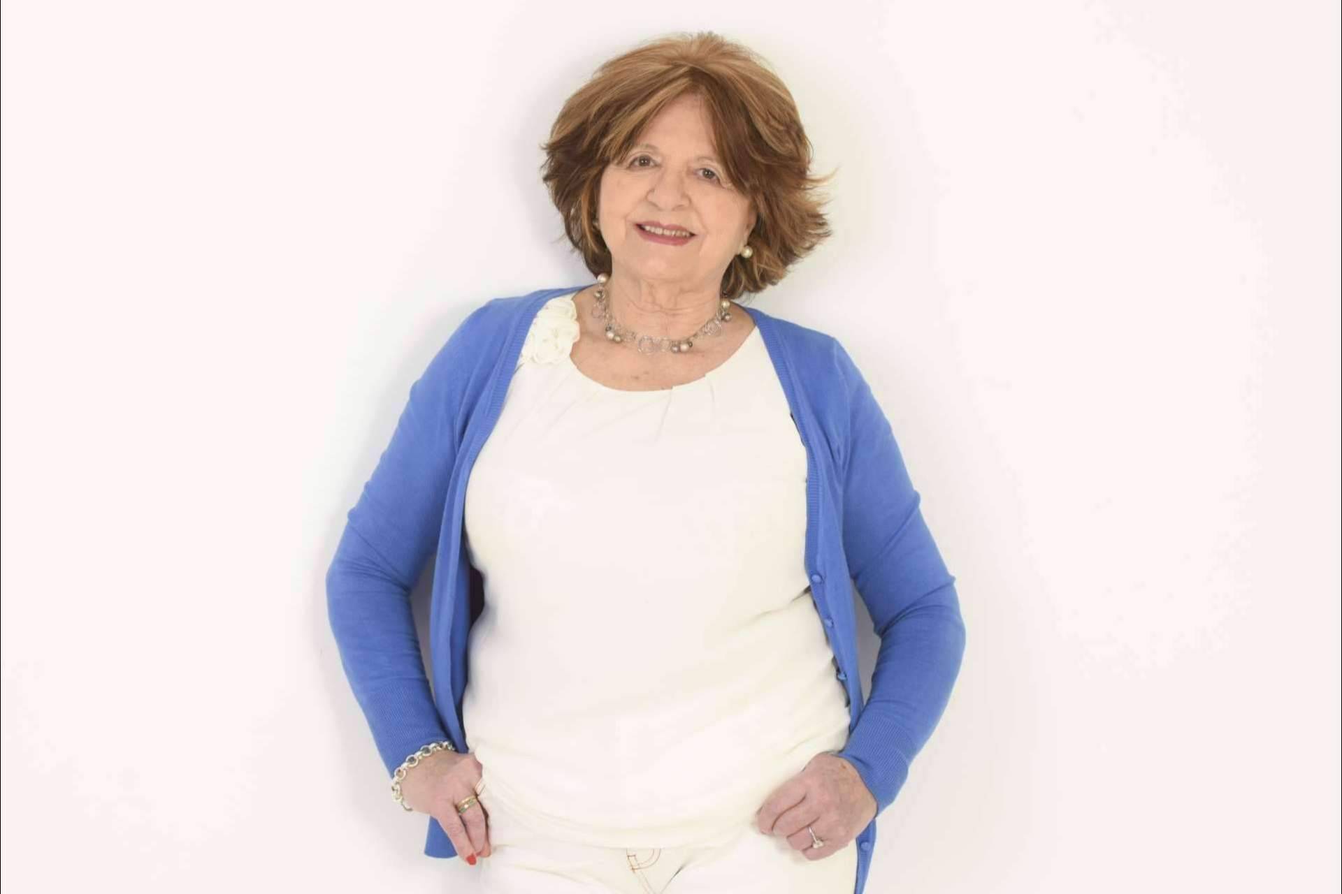 Carmen Viaña de Terán ha publicado su primera obra, llamada '¿Quién eres? ¿Por qué manejas mi vida?', una historia fascinante y emotiva que invita a reflexionar