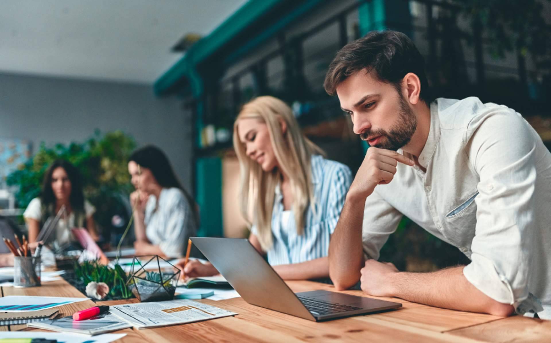 Terra Logistika ofrece servicios de coworking y alquiler de despachos u oficinas