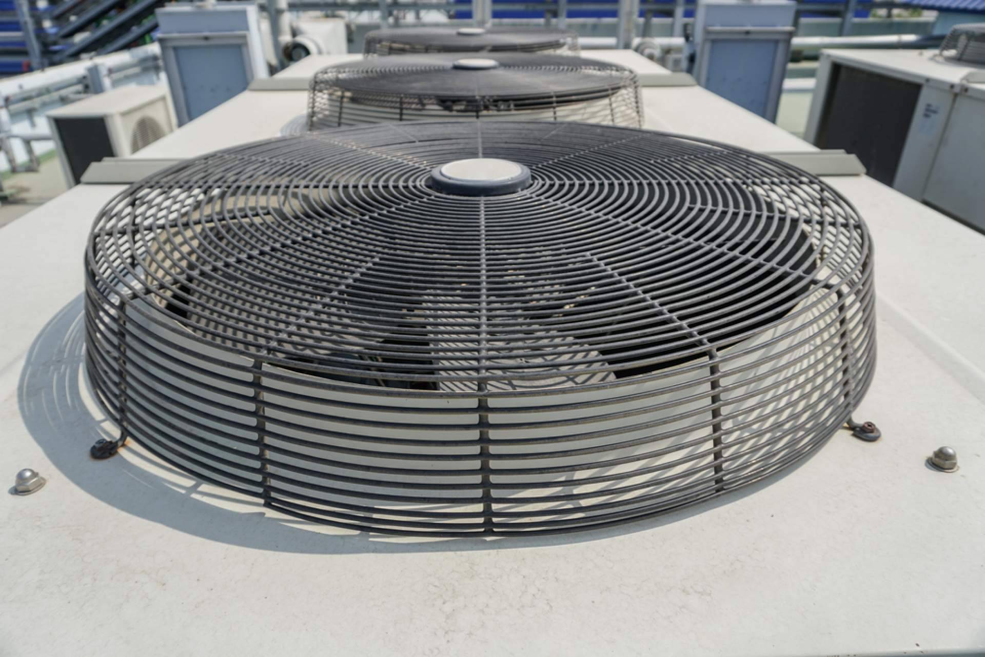 Expertos de JL Refrigeración, servicios de climatización y conservación de máxima calidad