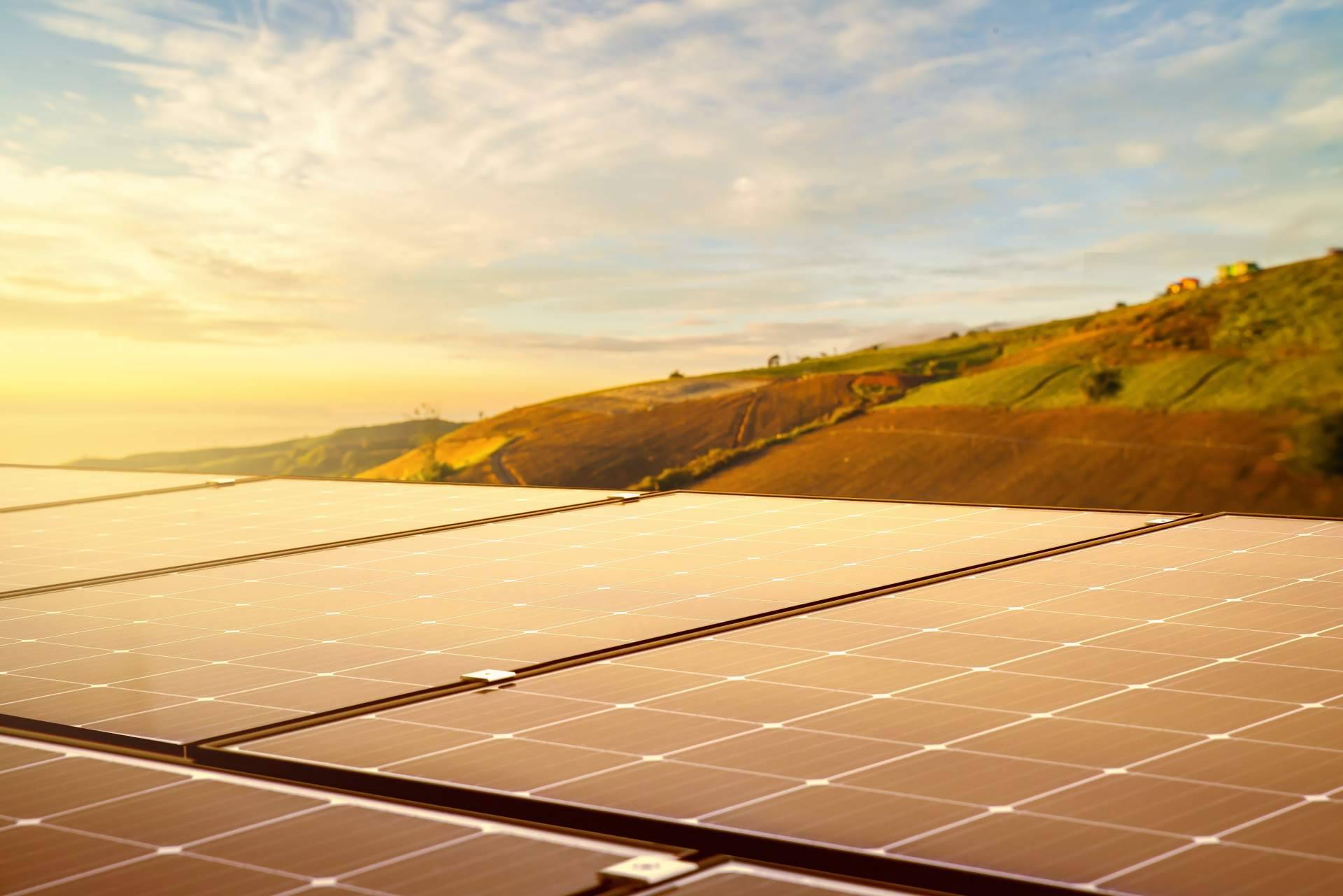 La época más idónea para instalar paneles solares, según Amagi Solar