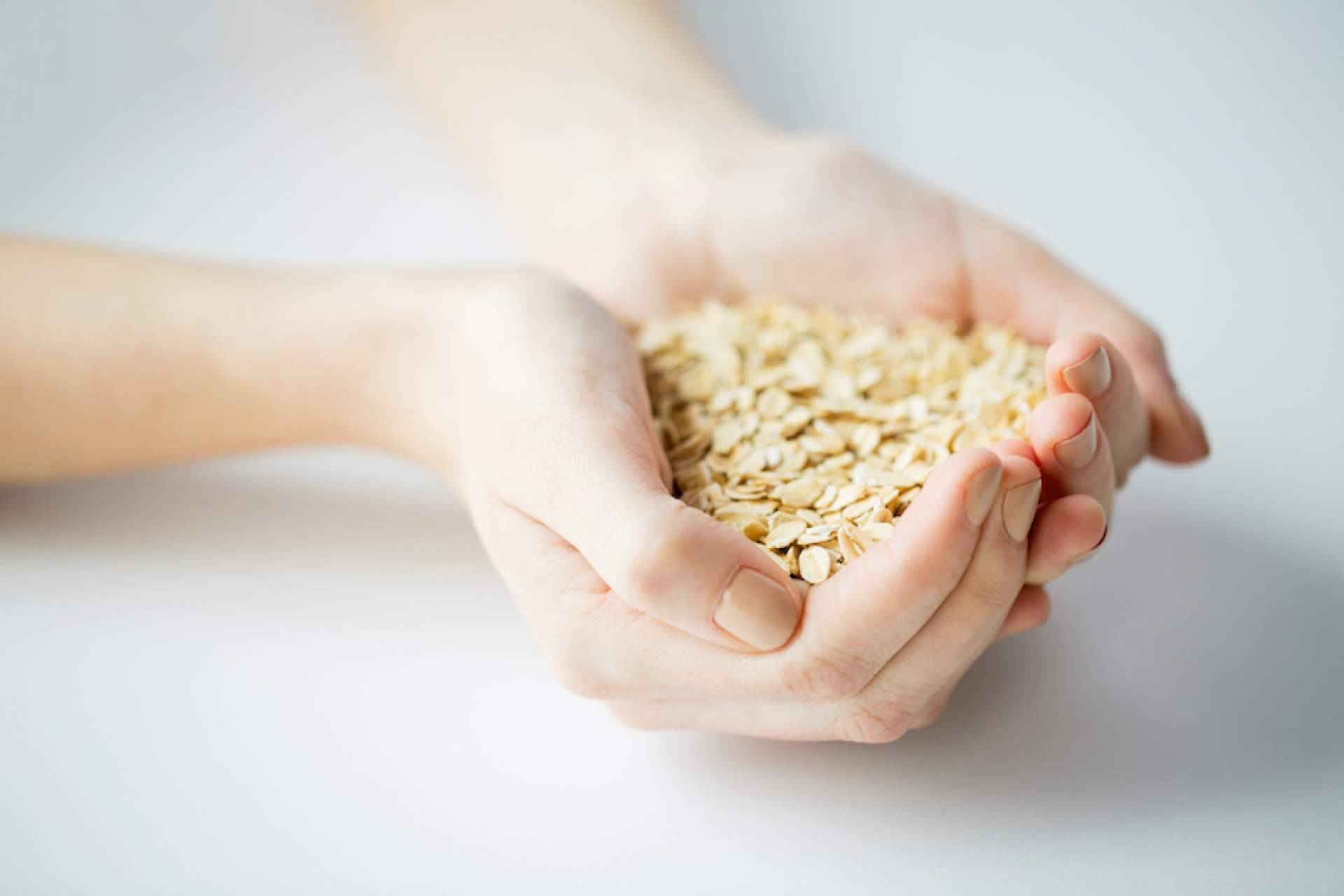 ¿Cuáles son los beneficios de la harina de avena sabor Brownie de Beverly Nutrition?