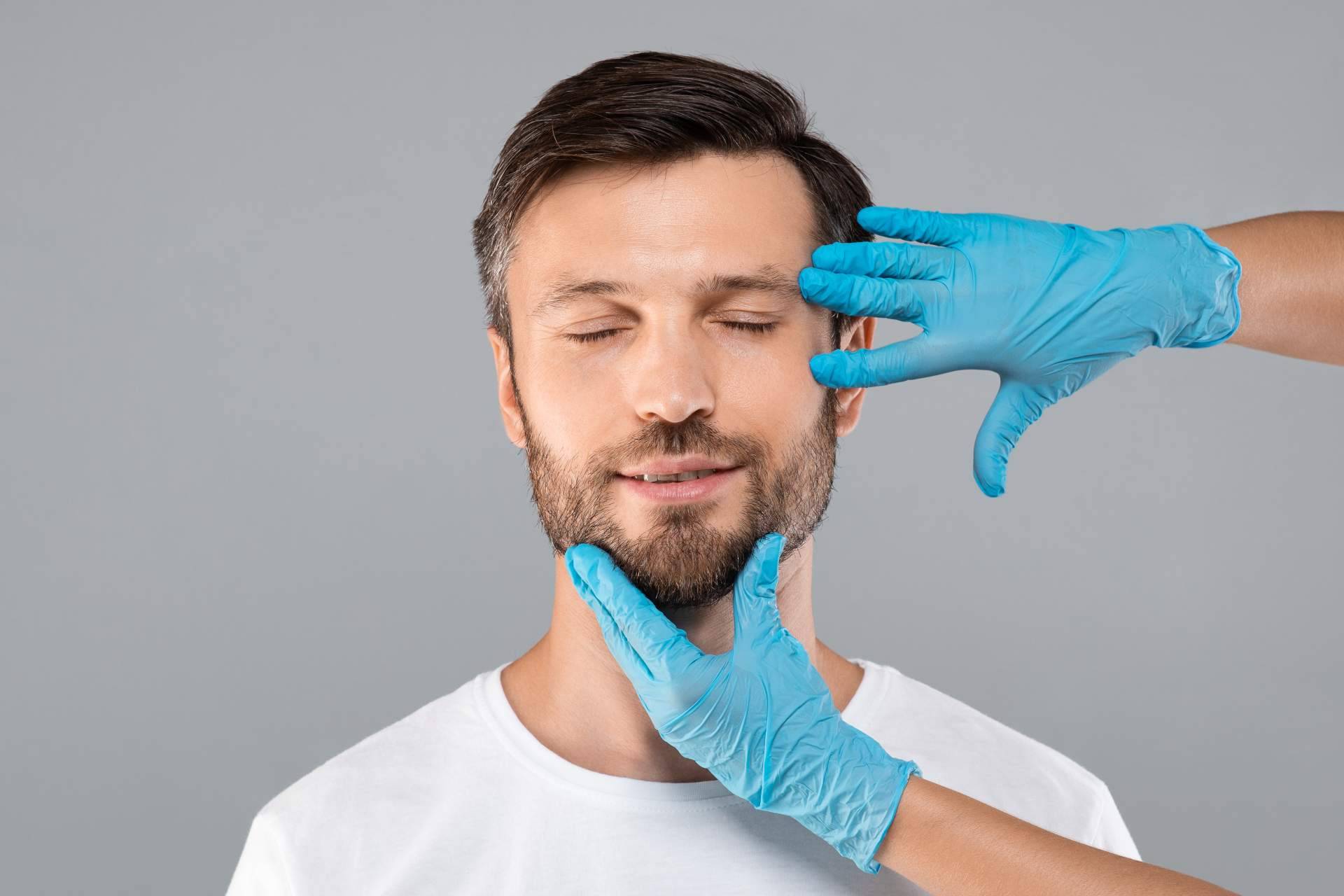Transformar la apariencia con la experiencia del Dr. Padilla, especialista en renovación facial y corporal
