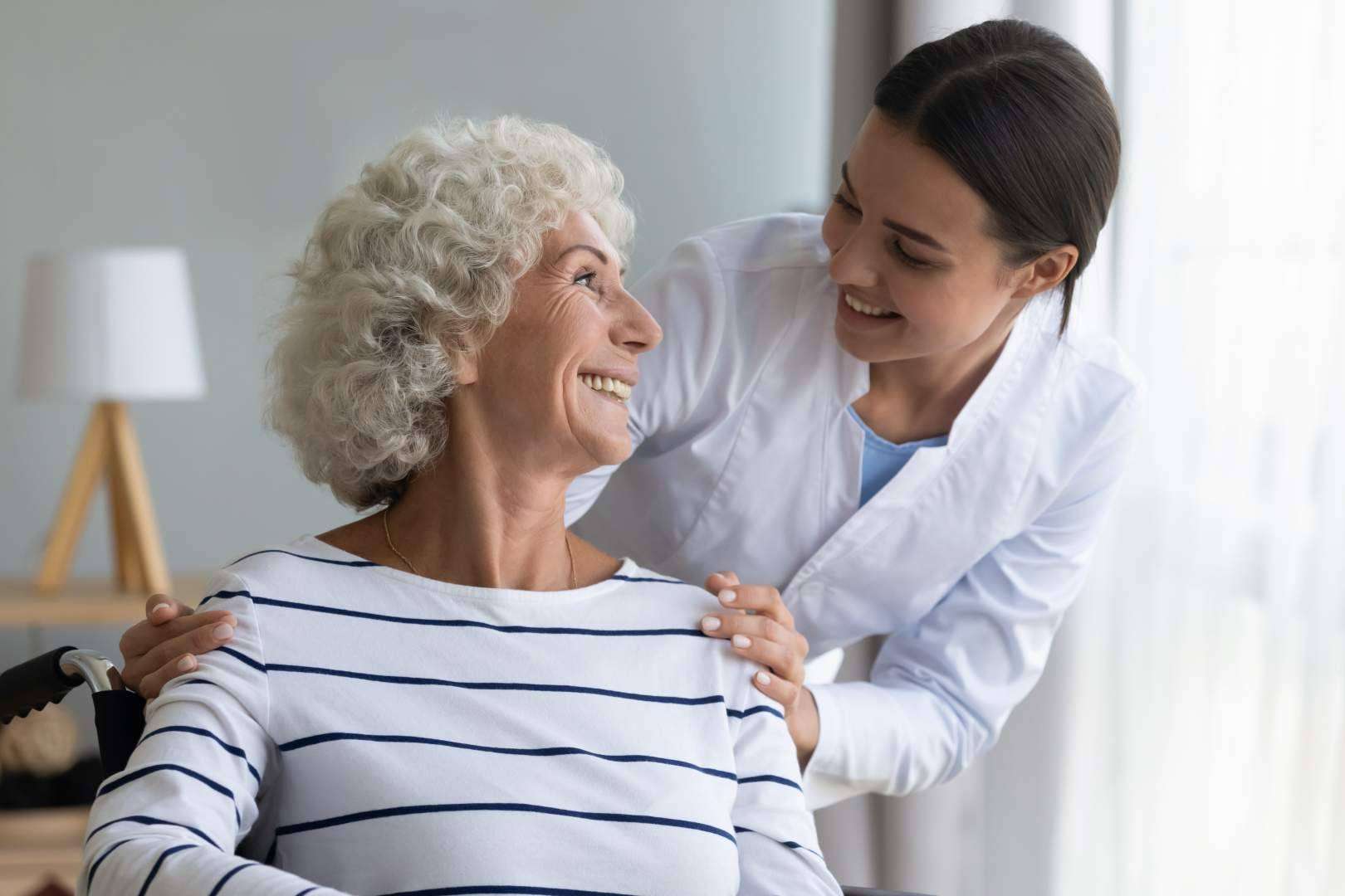 ¿Cuáles son las ventajas del cuidado de personas mayores?, por Asistenza Soluciones