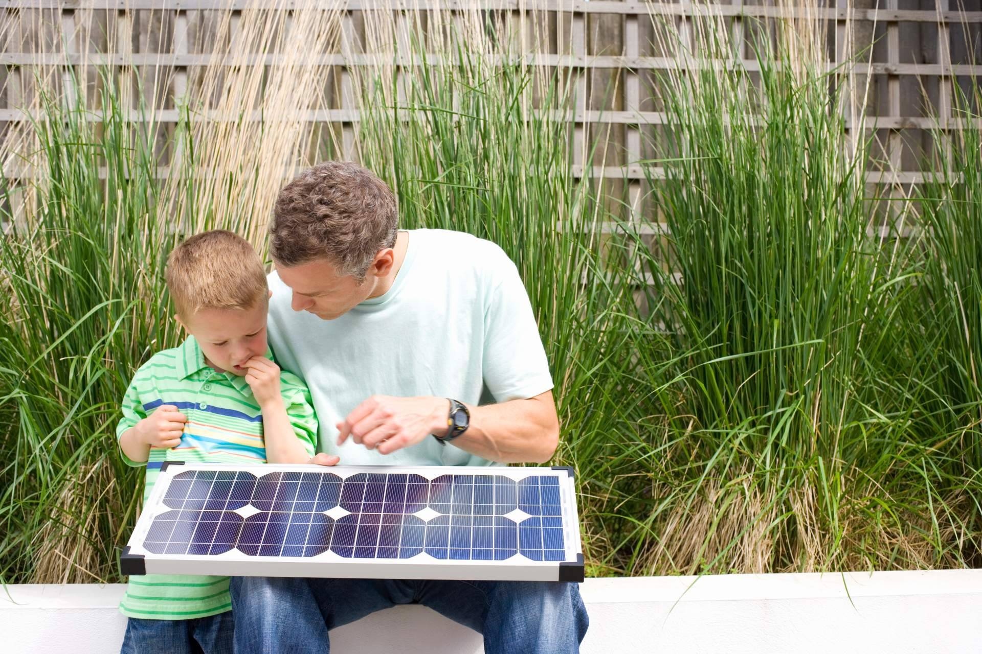 ¿Cómo ahorrar en las facturas con los kits solares para viviendas?