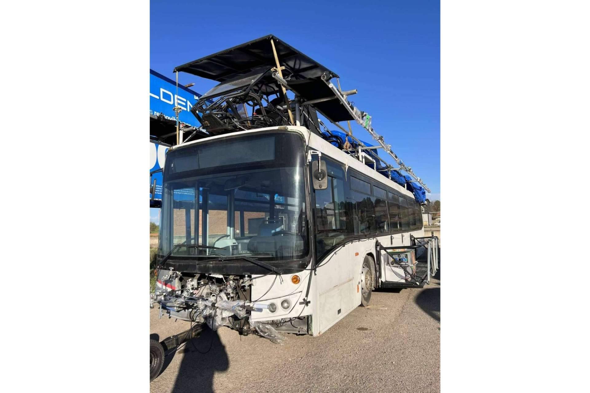 In Extremis Film Services construye autobús modificado para la película 'Tu también lo harías'