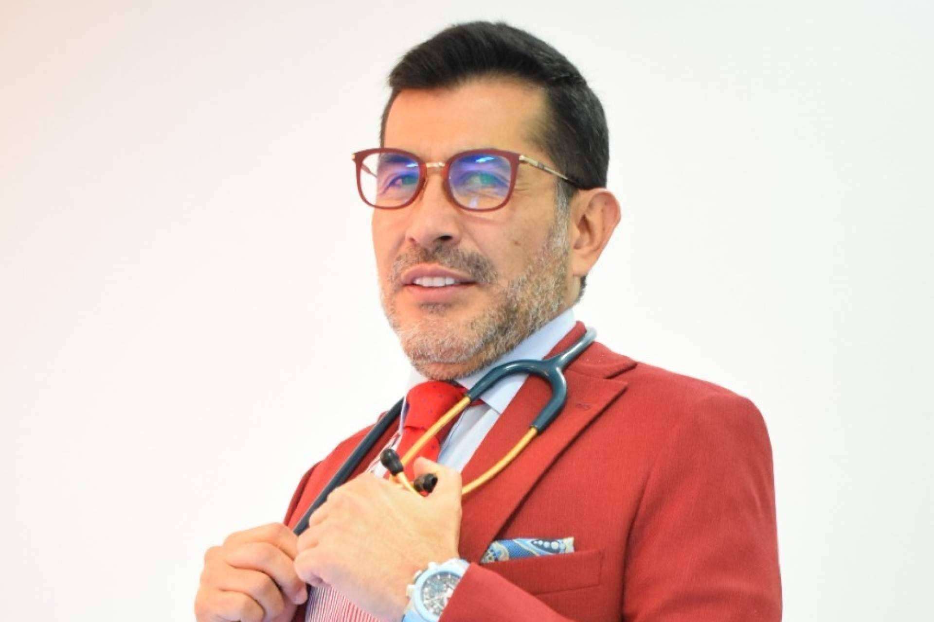 Dr. Gabriel Cubillos, cirujano especialista en tratamientos para la obesidad