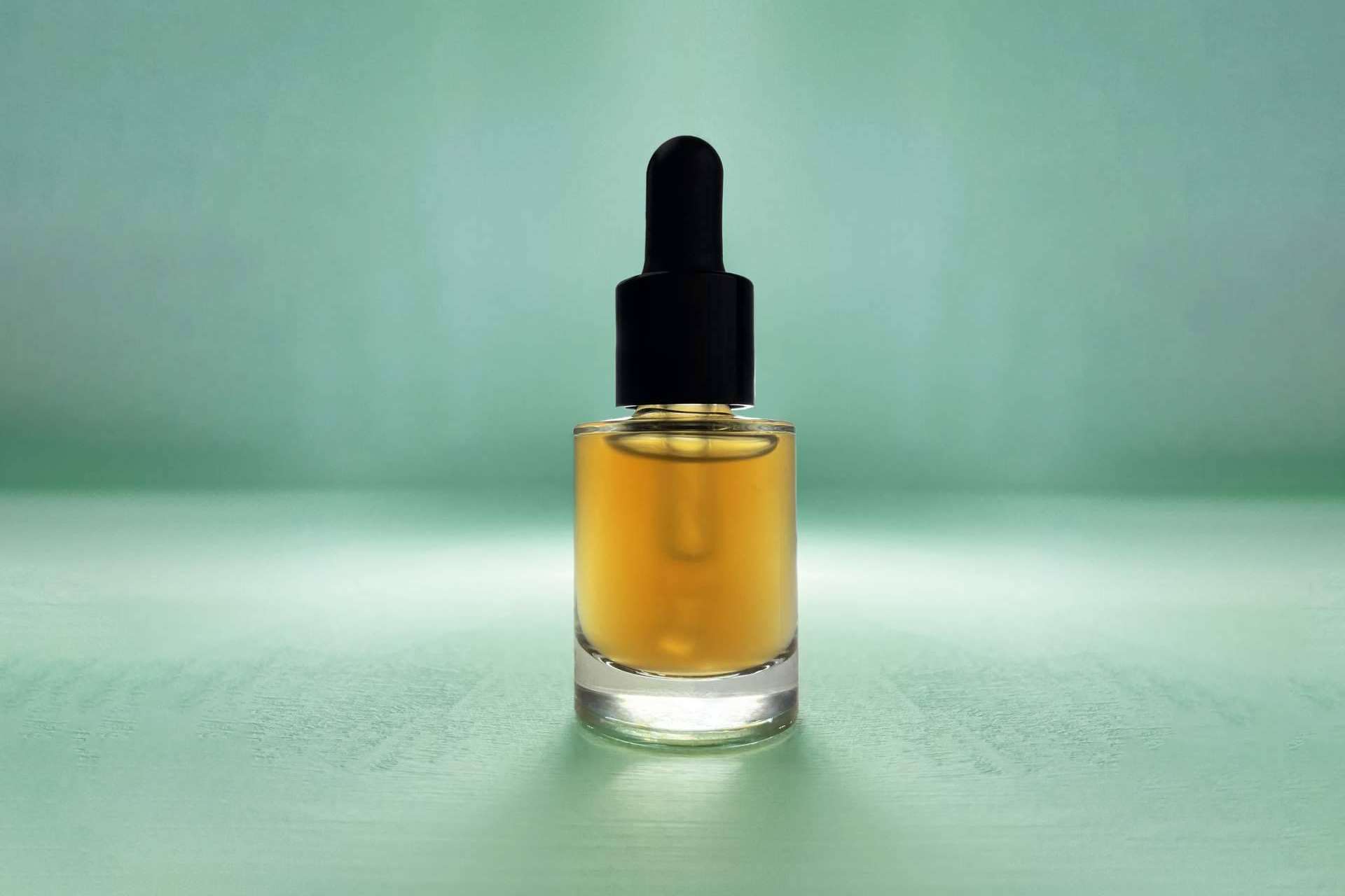 UMOA y su nuevo tratamiento antioxidante concentrado para el contorno de ojos