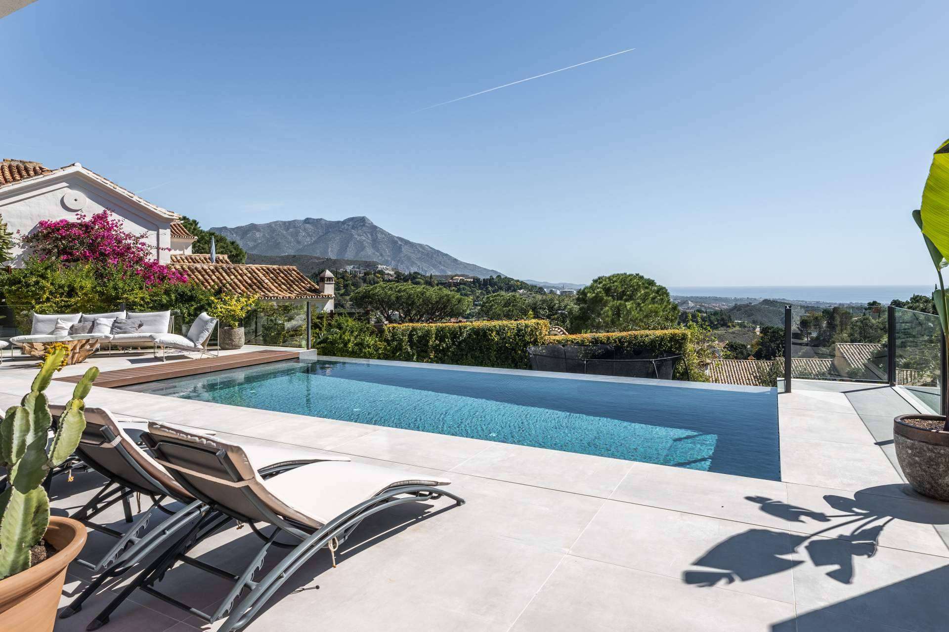 Descubrir las propiedades de lujo en Marbella con el servicio personalizado de Zeuthen & Company