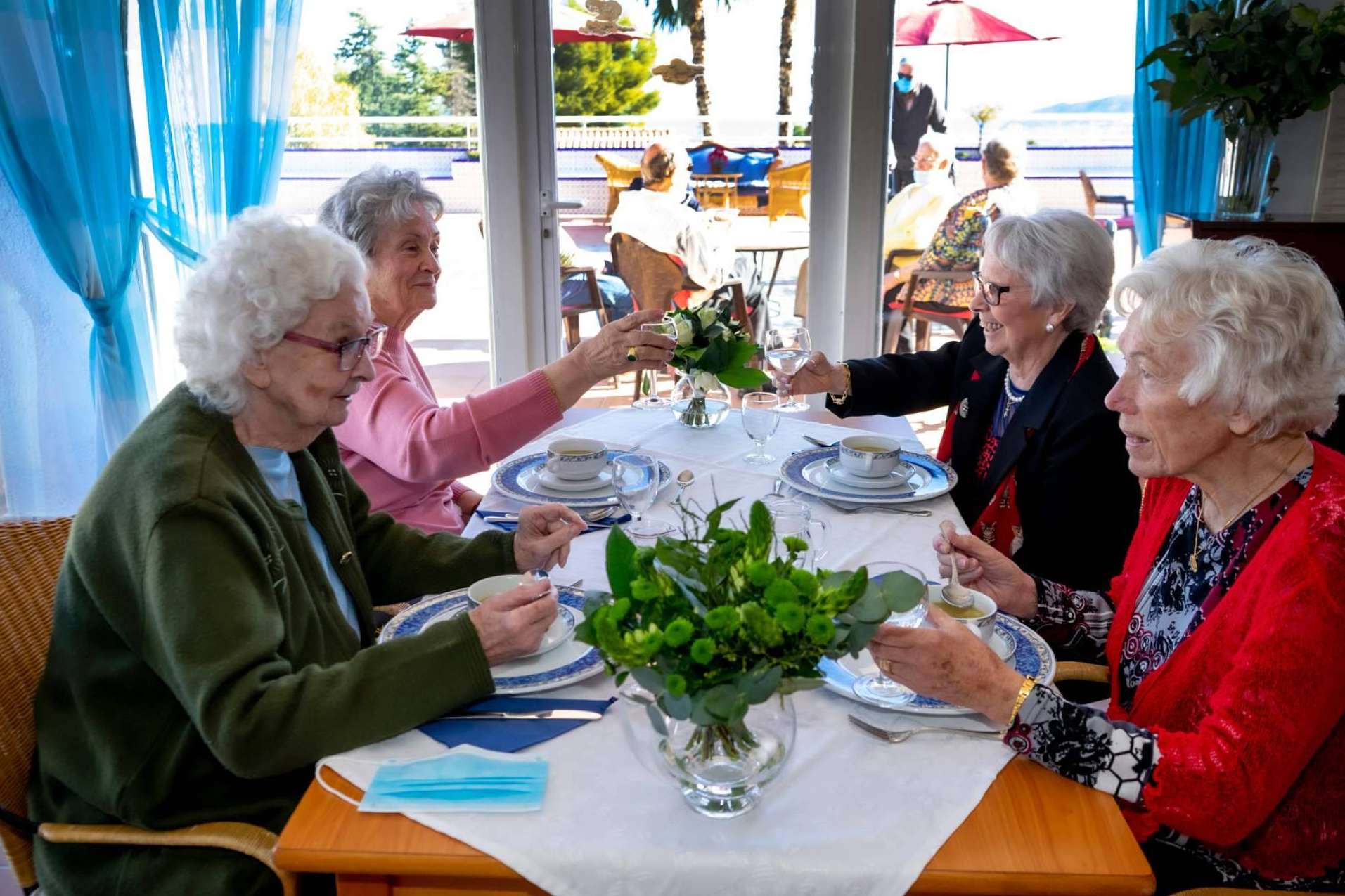 Bienestar garantizado para personas mayores con la oferta de estancias de cohousing de Residencia Montebello Senior Living