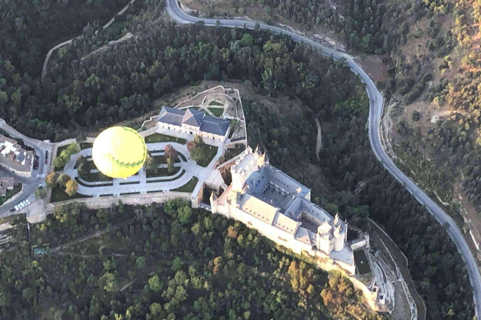 Paseo en globo aerostático en Segovia con la empresa EoloFly