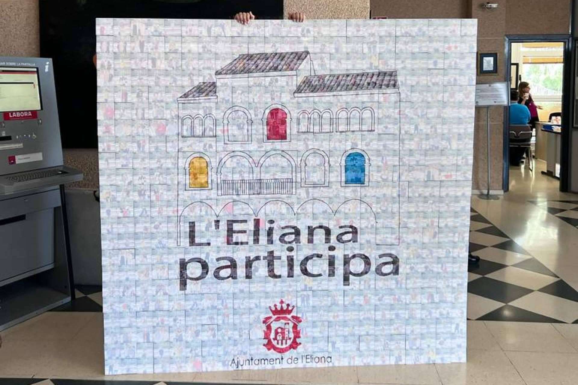 Foto Show fomenta la interacción de las personas a través del fotomatón mosaic