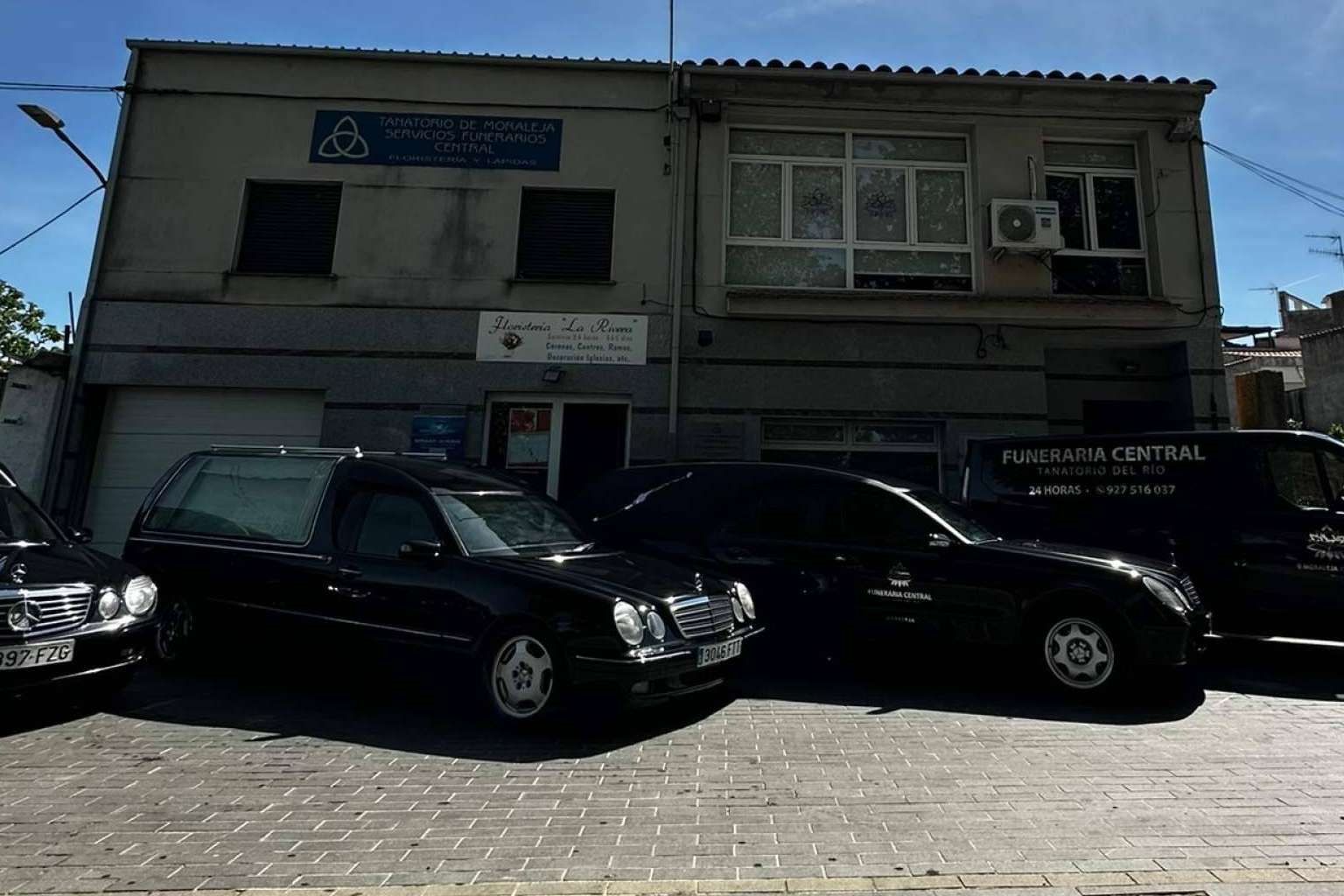 El tanatorio Moraleja presta un servicio funerario completo con recogidas en todo el territorio español