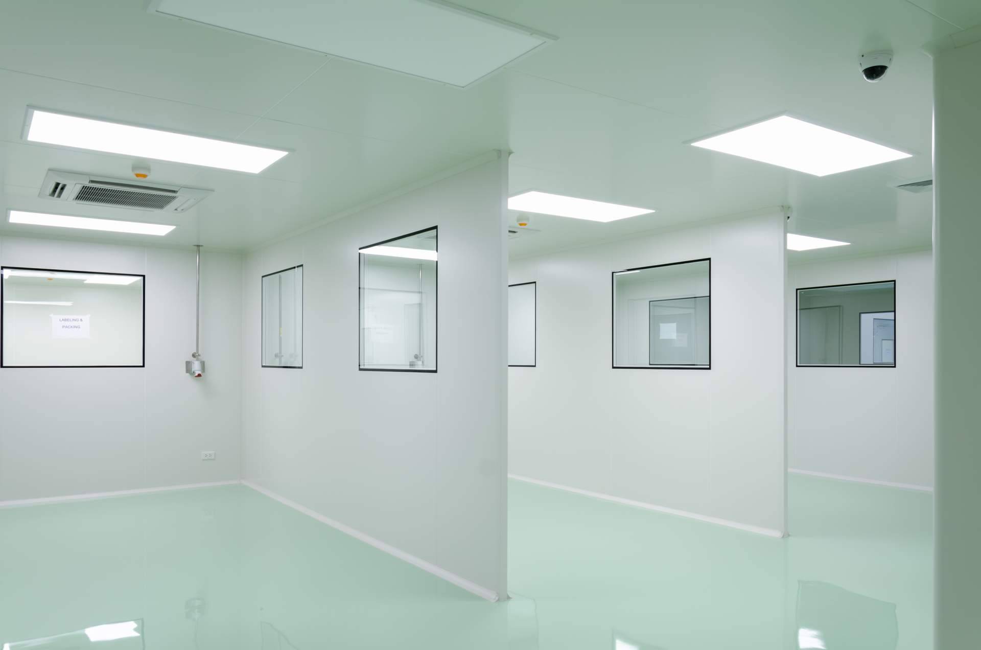 Minimizar la generación de partículas y contaminantes en el sector farmacológico mediante las salas blancas