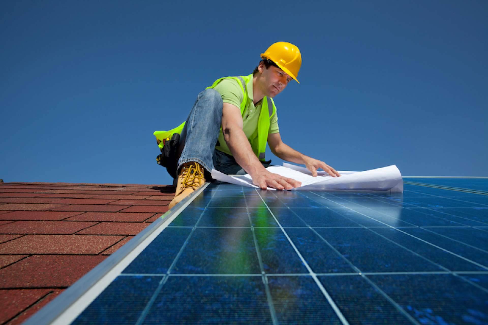 Instaladores de paneles solares, ¿qué hay que buscar y qué se debe evitar?