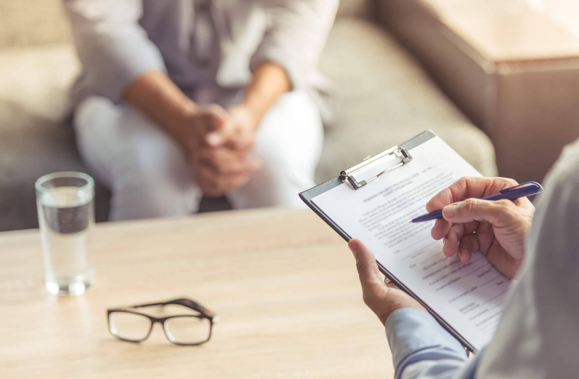 Consejos prácticos para buscar apoyo psicológico confiable; cómo identificar un servicio de confianza