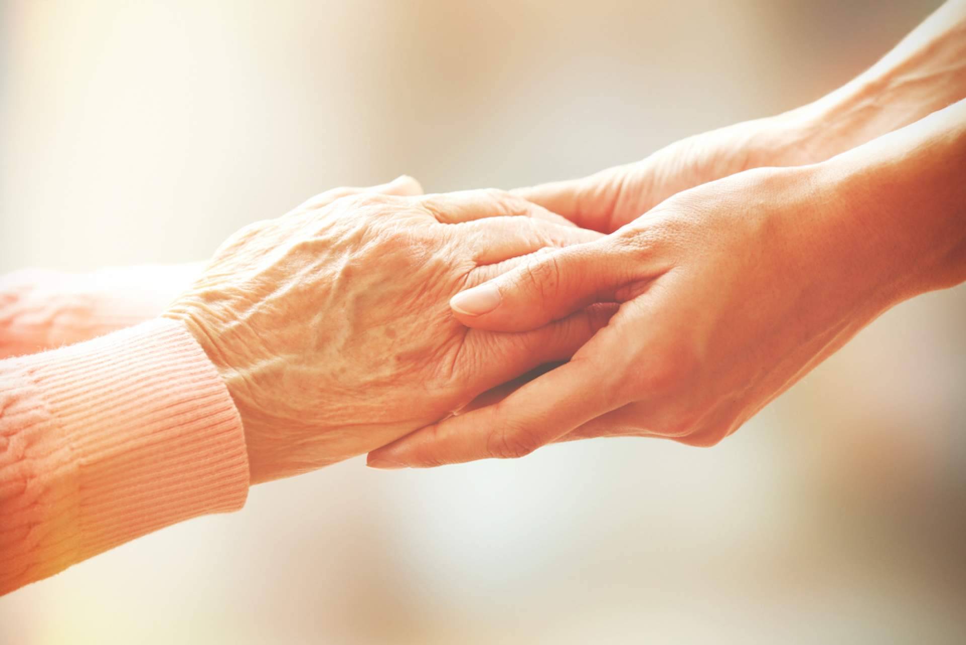 El riesgo de la soledad; una serie de ideas para evitar que las personas mayores se sientan solas