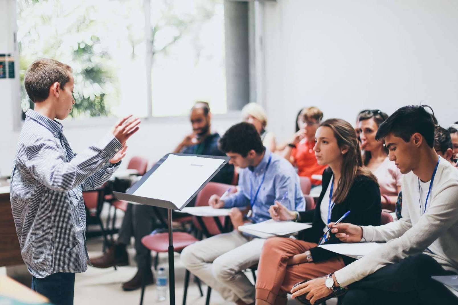 Cuáles son las ventajas para los adolescentes de participar en un curso de debate y oratoria