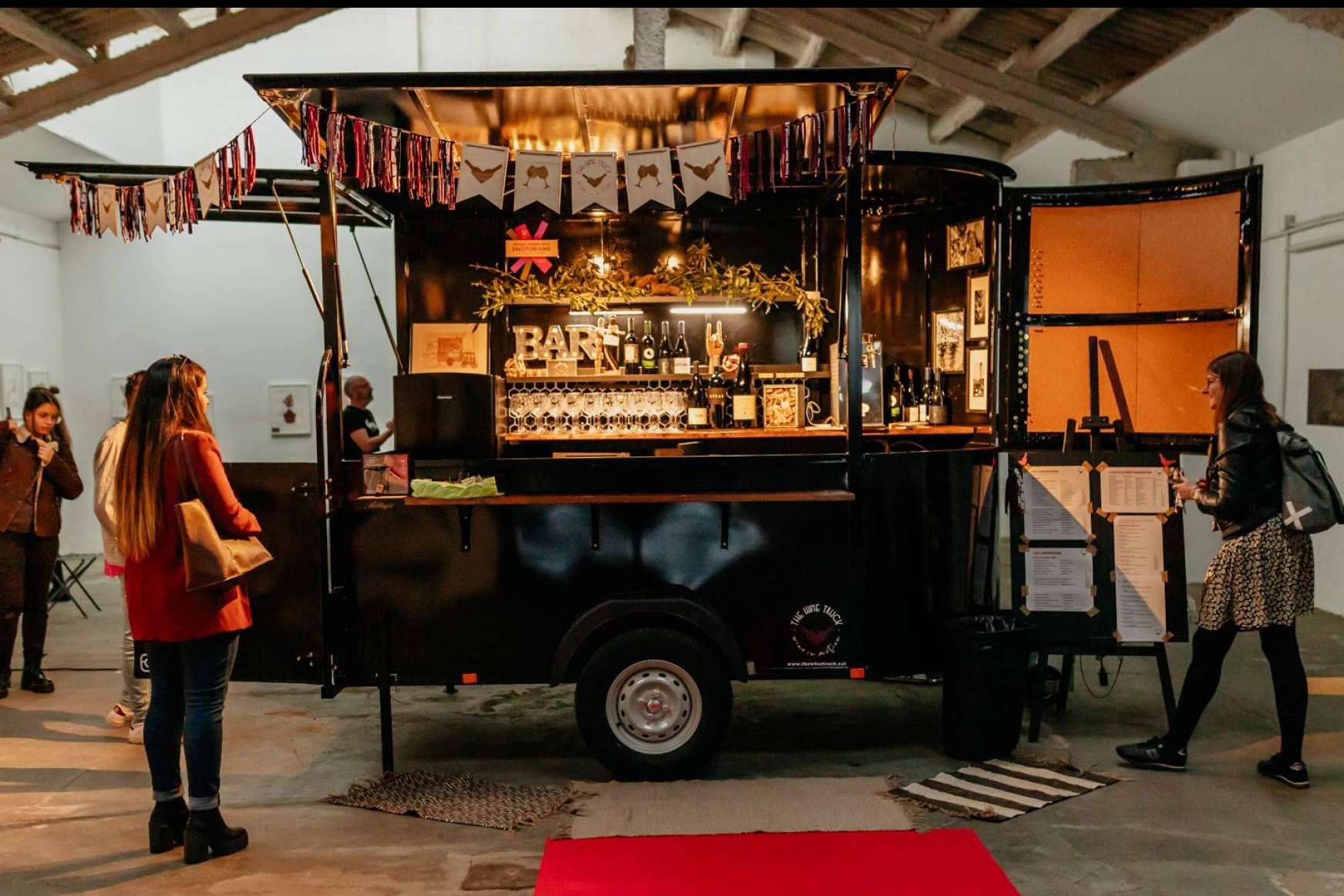 The Wine Truck es un bar de vinos en el que es posible celebrar eventos originales