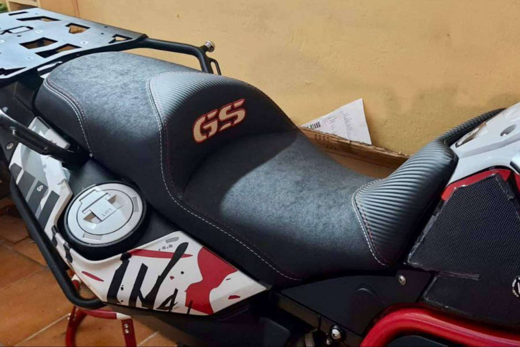 Asientos de moto cómodos para hacer largos viajes con JM-FUNDAS