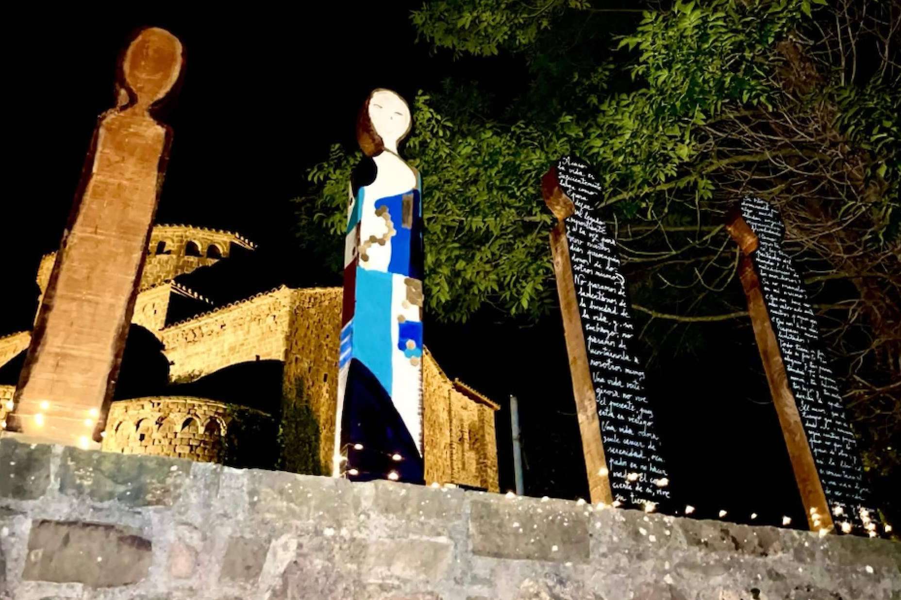 Del 22 de julio al 6 de agosto, en Sant Jaume de Frontanyá, Pilar Almagro, una de las artistas referentes en Tótems en España, llevará a cabo su próxima exposición