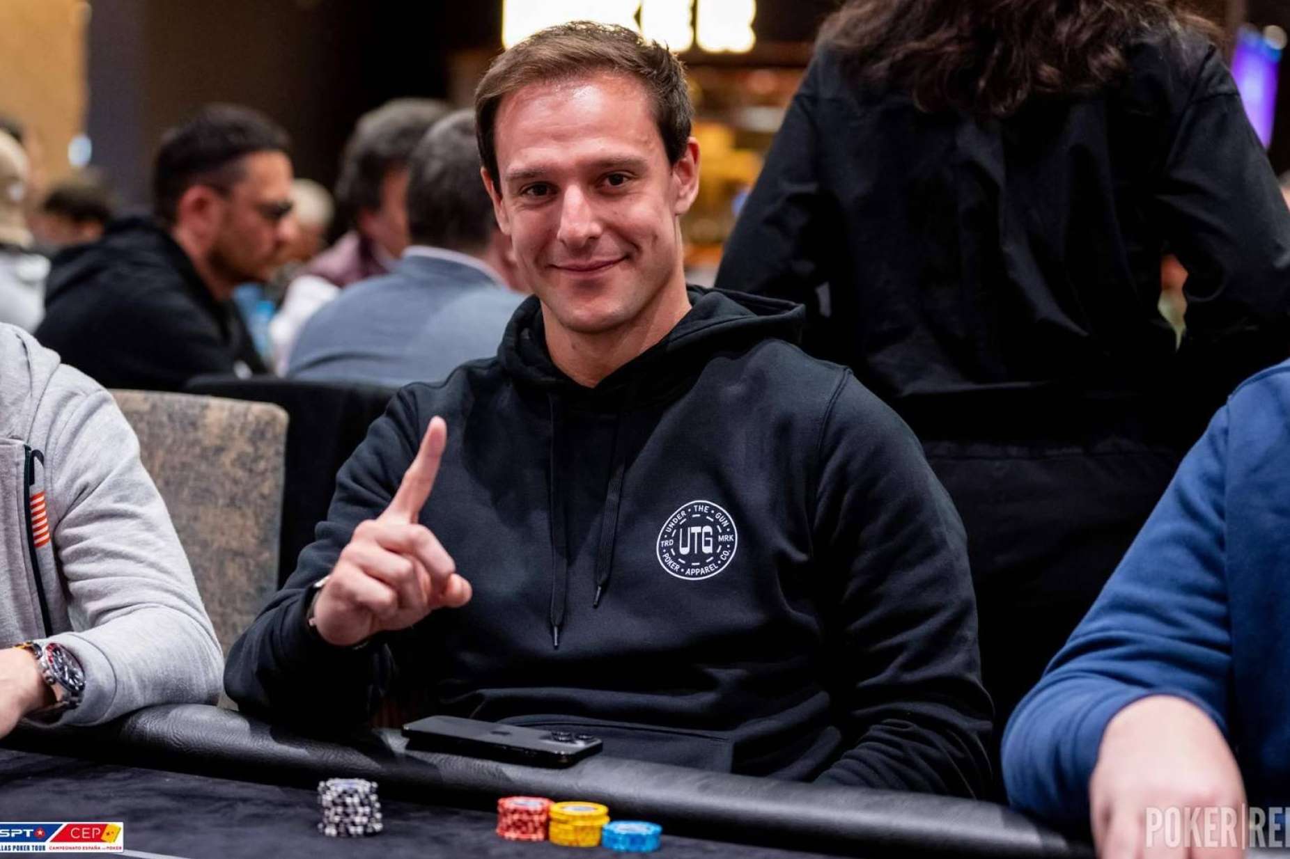 Ropa para los apasionados del póker en Under The Gun