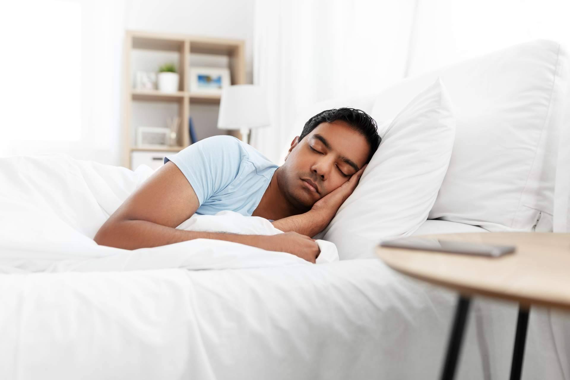 Dormitienda proporciona en su tienda online un pack cama articulada metálica y colchón viscoelástico City