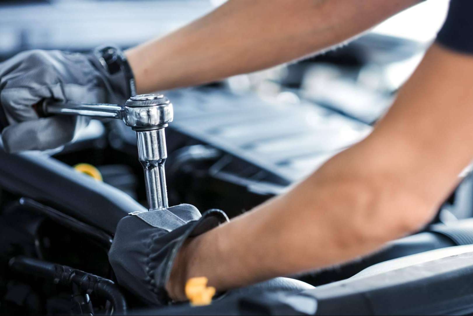 Elegir un taller mecánico experto para viajar de forma segura este verano