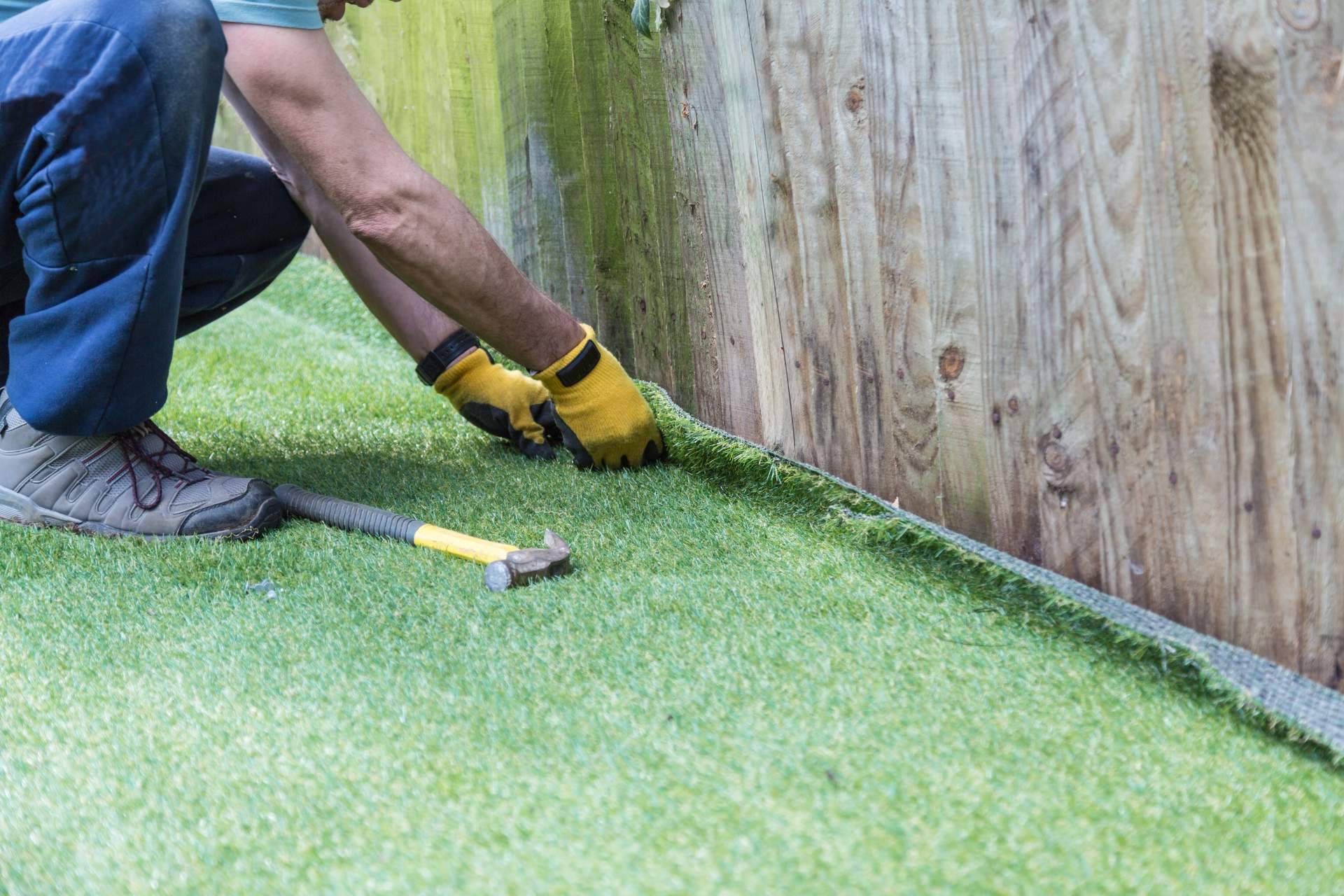 Las ventajas de instalar césped artificial en el jardín, por Eurocesped