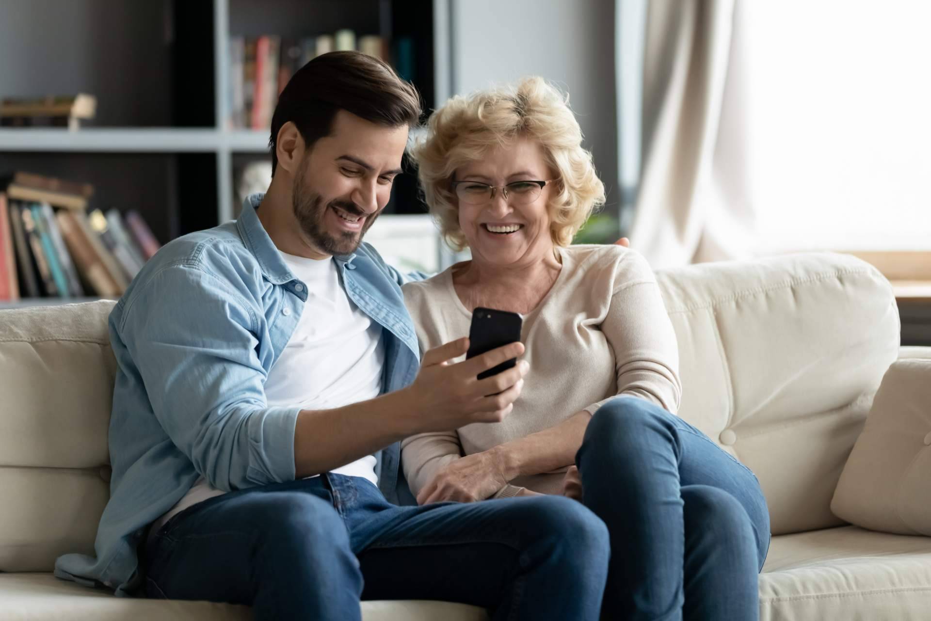 OROC Fibra y Móvil reactiva sus tarifas familiares para compartir datos en el Día del Abuelo