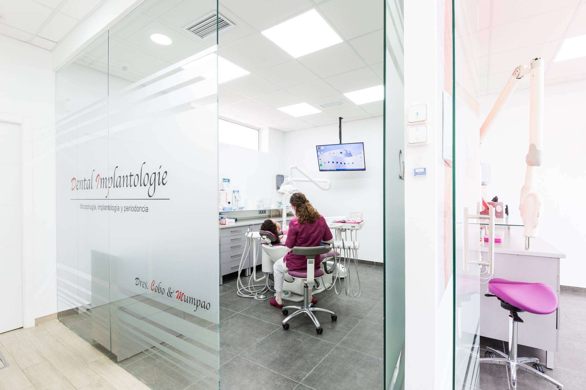 Dental Implantologie explica qué es la odontopediatría y los servicios que ofrece a los más pequeños