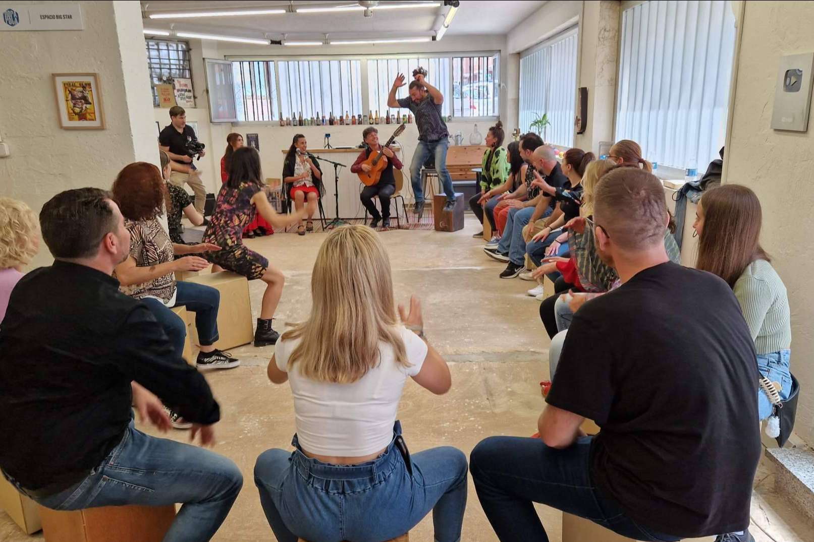 Fortaleciendo equipos; cómo el teambuilding mejora la colaboración y el desempeño en las empresas