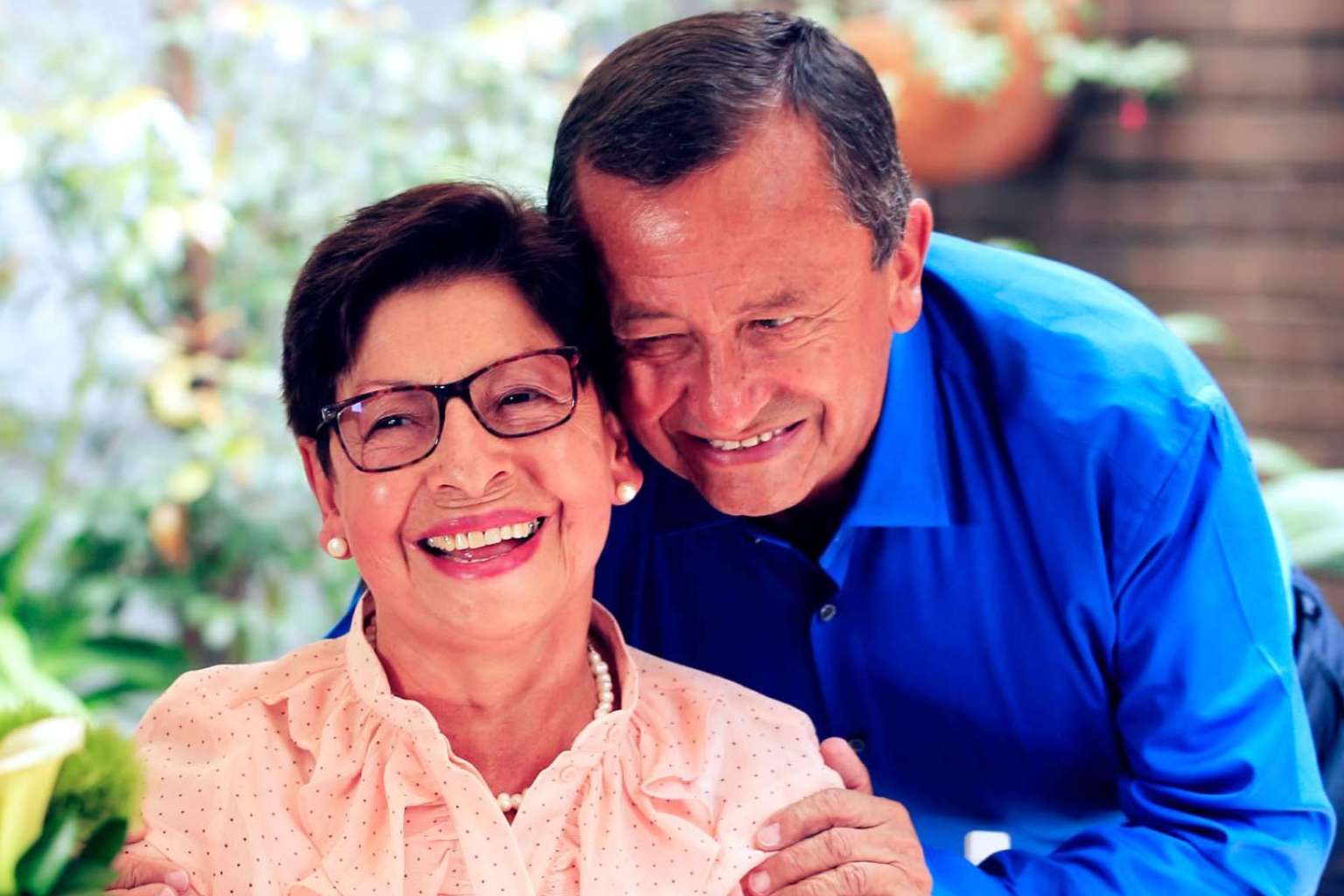 Recuperar la sonrisa y funcionalidad a través de los implantes dentales de Odontología de Marlon Becerra