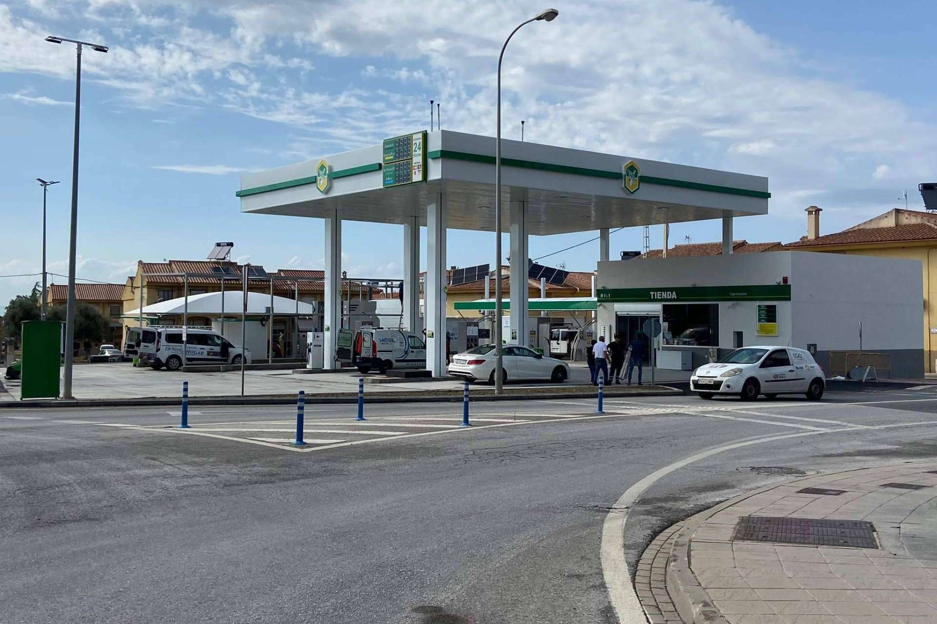 E.S. El Molino, una de las principales gasolineras low cost en Granada