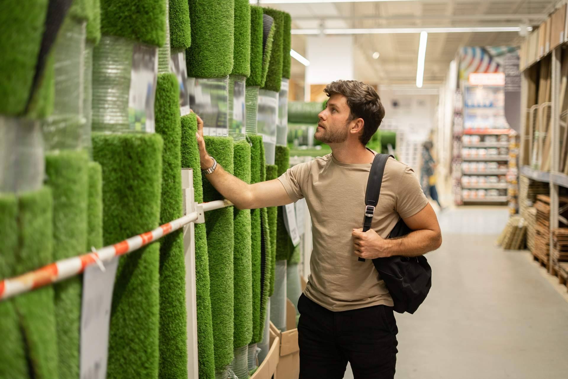 Precio del césped artificial; factores clave a considerar en la elección