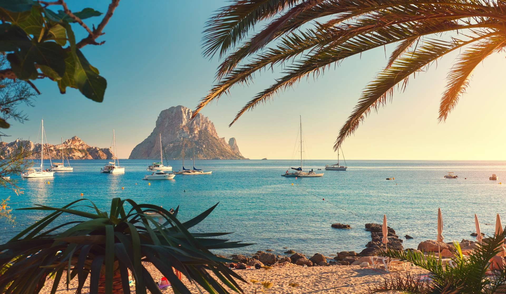 En Ibiza con LoveMexperience se pueden vivir experiencias únicas y planes exclusivos