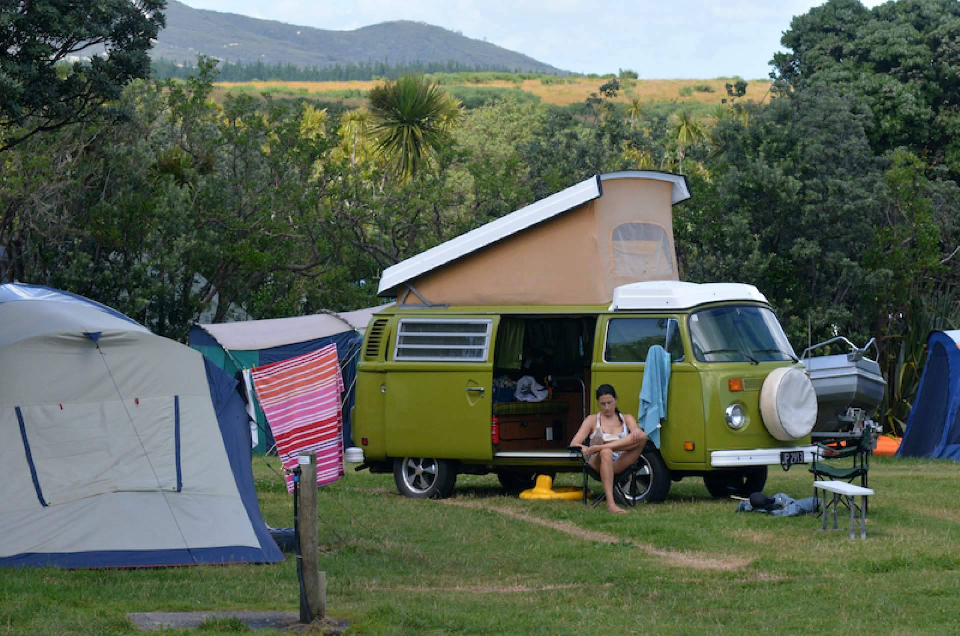 Furgonetas camper; sus grandes ventajas, accesorios, sitios donde acampar y la cerradura seguridad furgoneta necesaria para ello, con Eginer