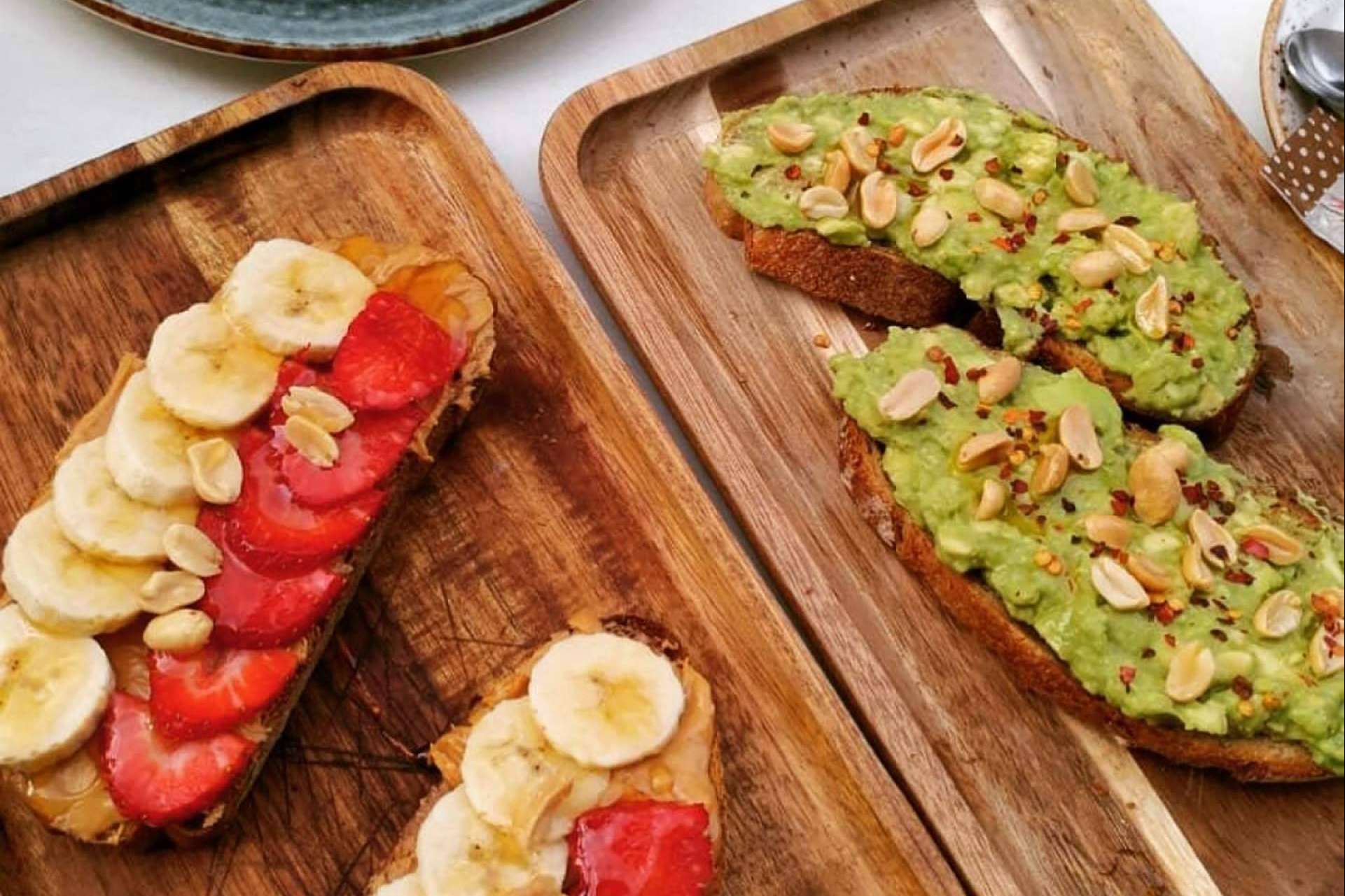 Disfrutar de desayunos y comida saludable con vistas al mar en Enxalao, el rincón culinario de Donosti