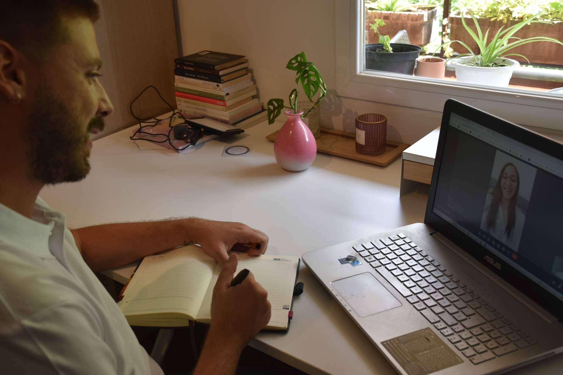 Todo lo que se necesita para hacer terapia online