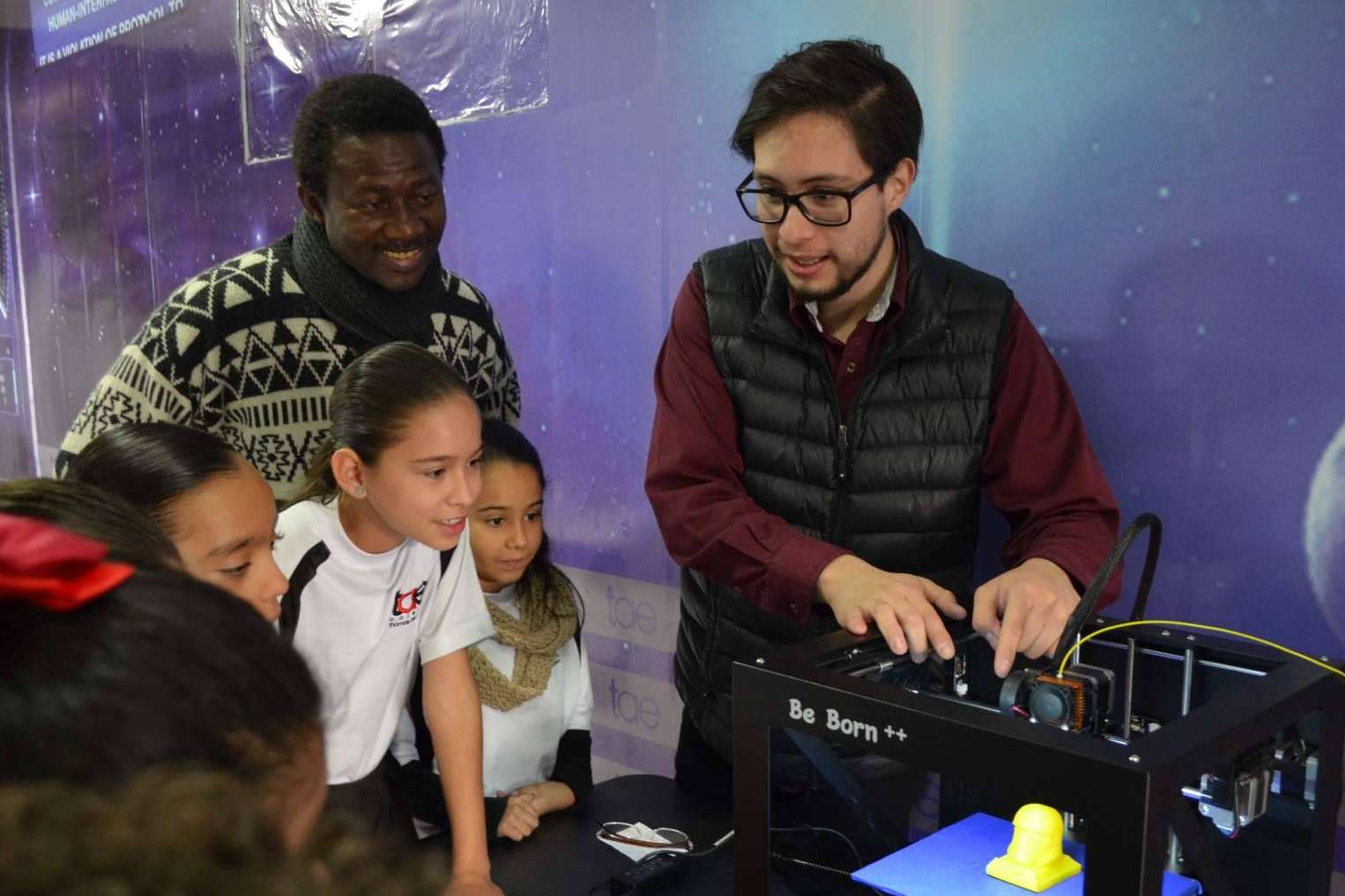 Educación personalizada con el programa del Colegio Thomas Alva Edison
