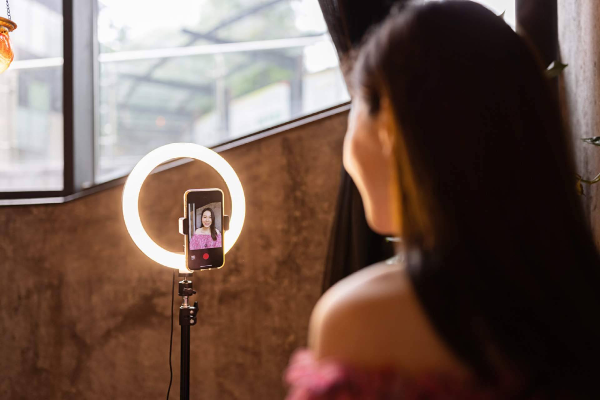 La importancia de que los influencers cuenten con un servicio de asesoría, con Asesoría Fiscália