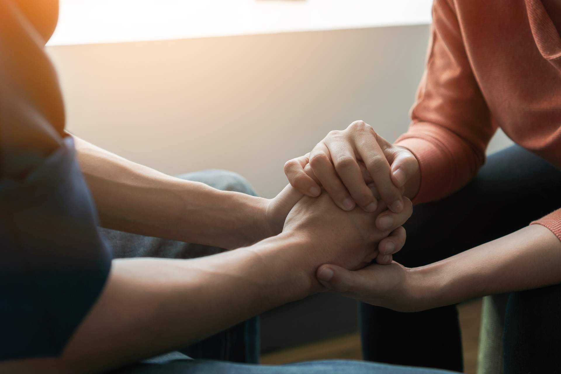 Qué labores lleva a cabo un terapeuta emocional